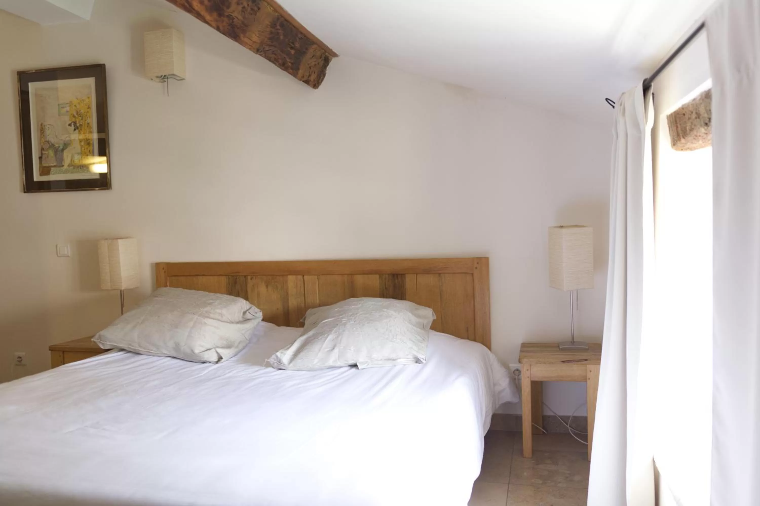 Bed in Hôtel la Fête en Provence