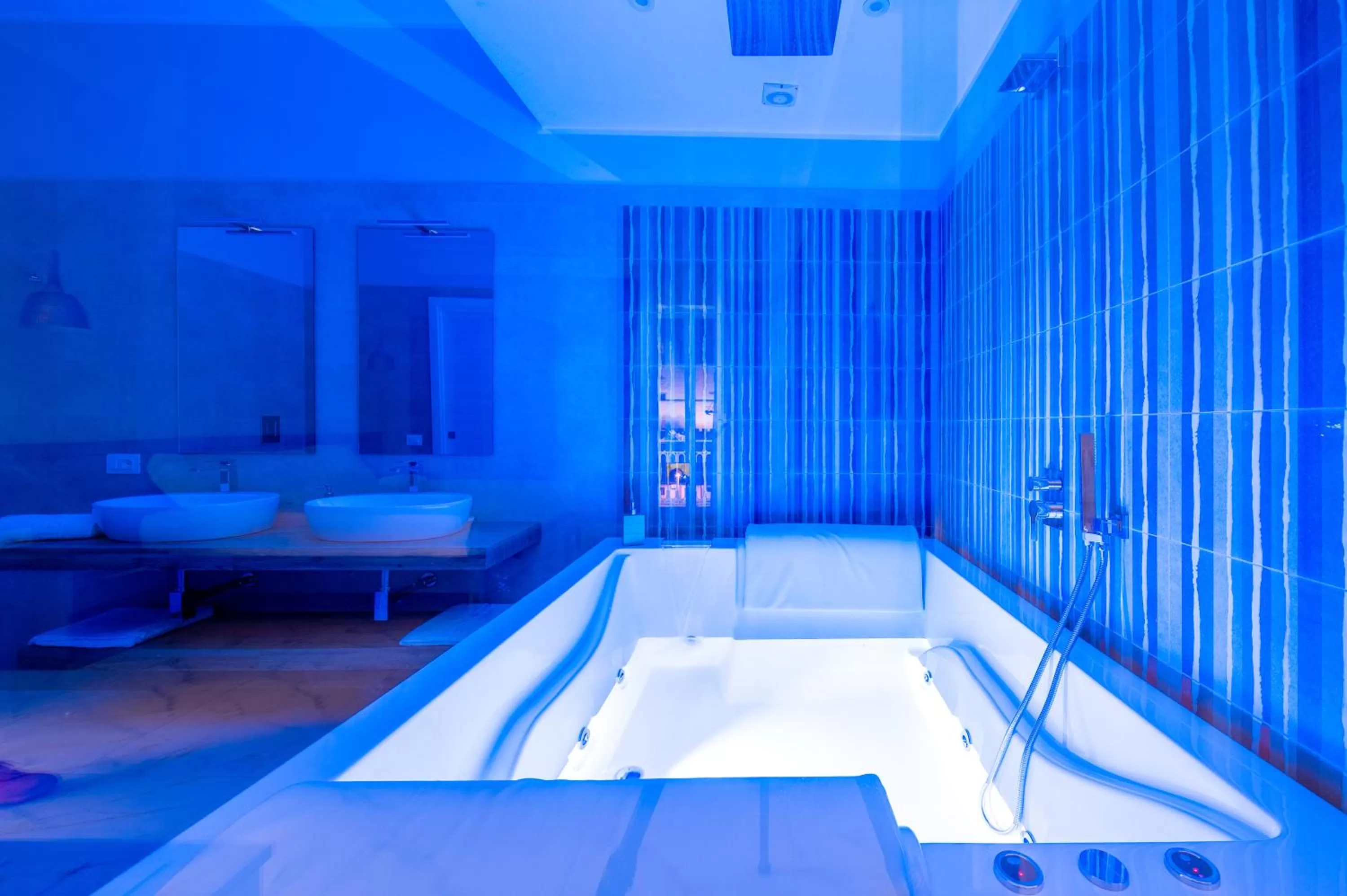 Hot Tub, Bed in MAIN - Municipio