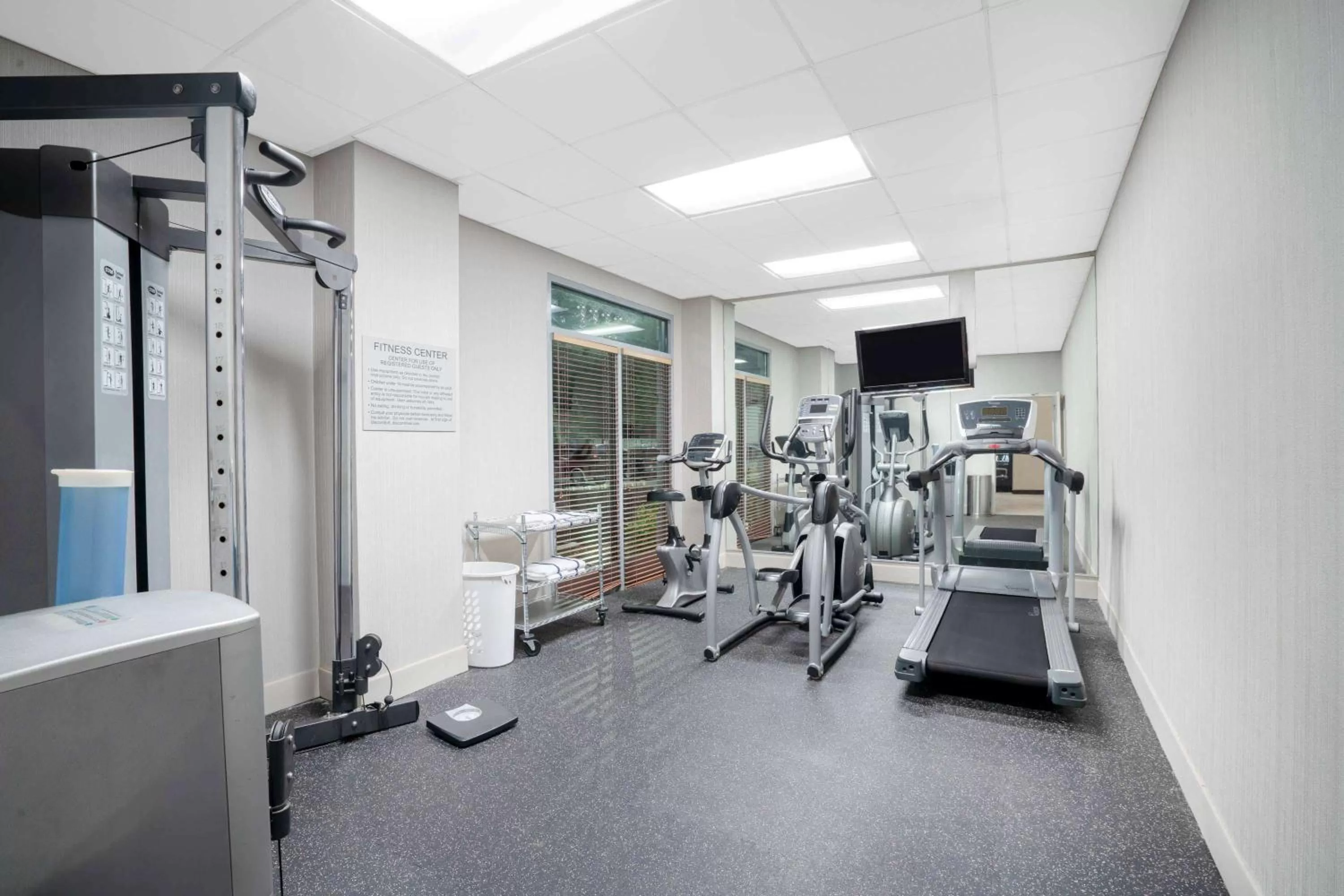 Fitness centre/facilities in Wingate by Wyndham Charlotte Airport