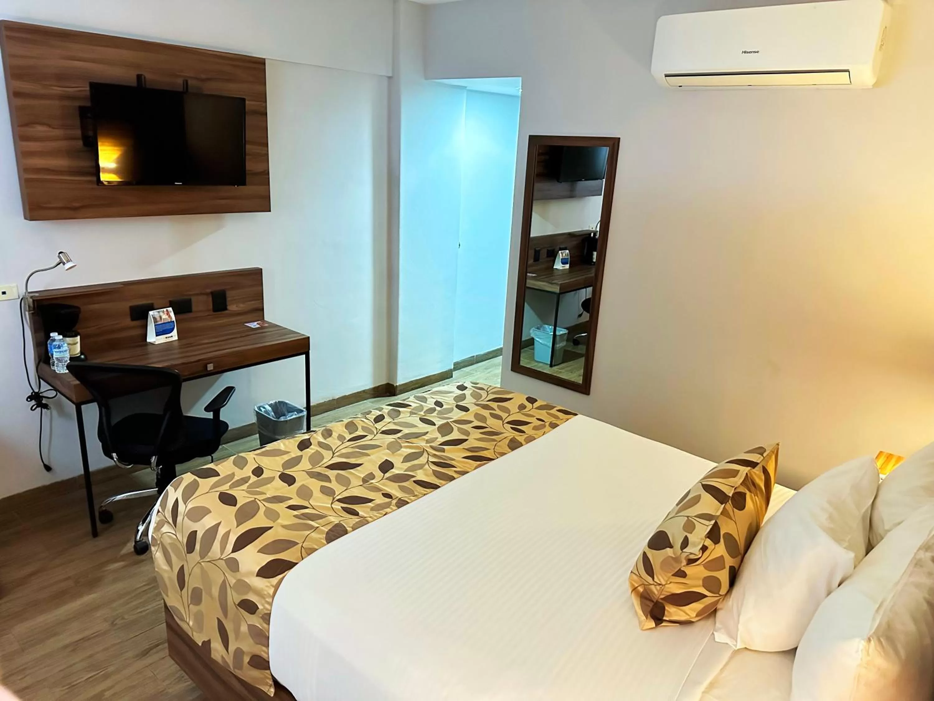 Bedroom, Bed in Sleep Inn Mazatlan