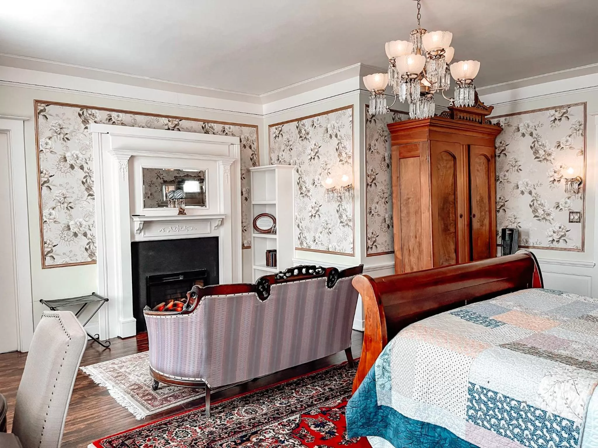 Superior Queen Room in 300 Clifton