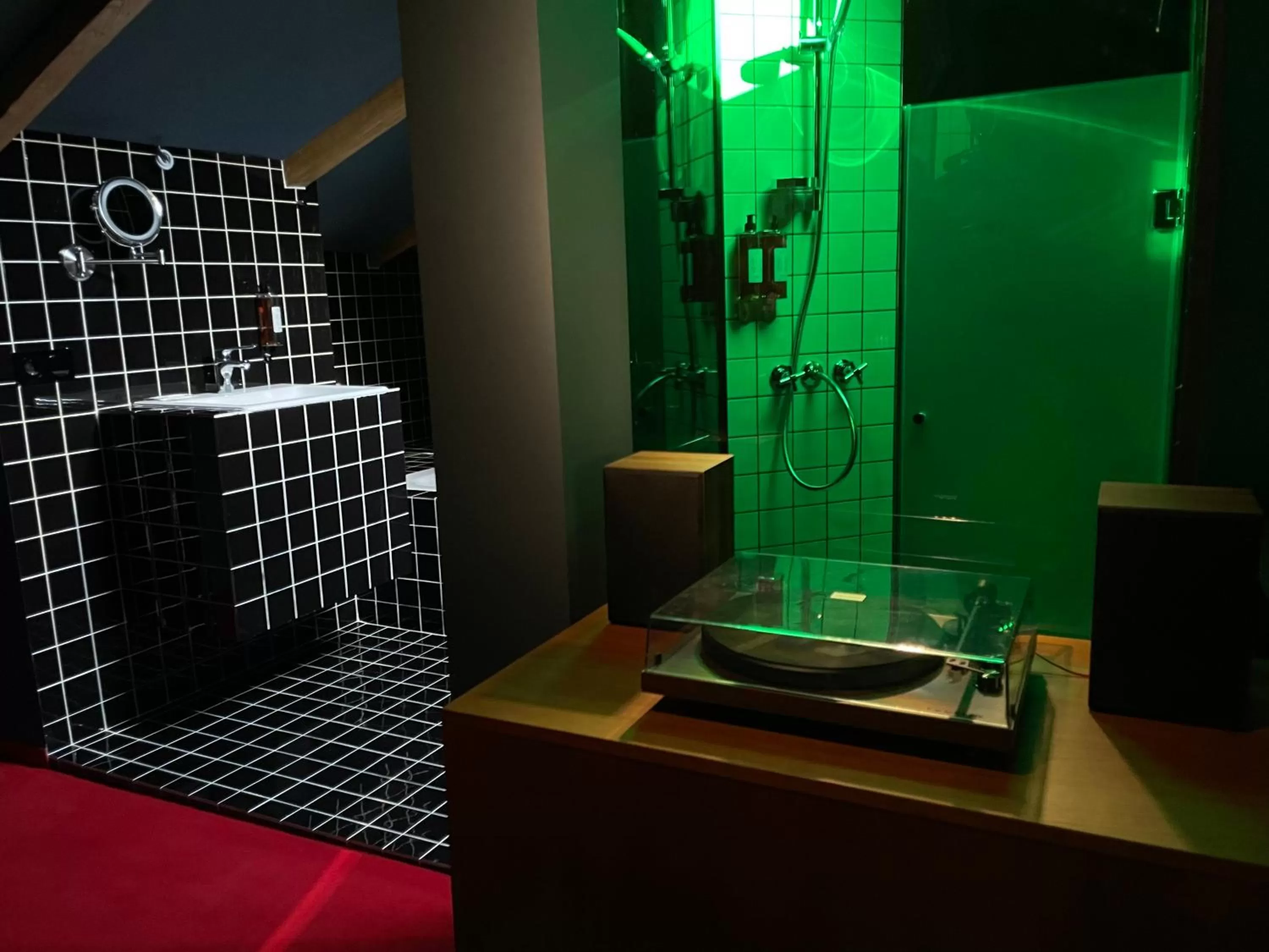 Shower in Blueberry Nights