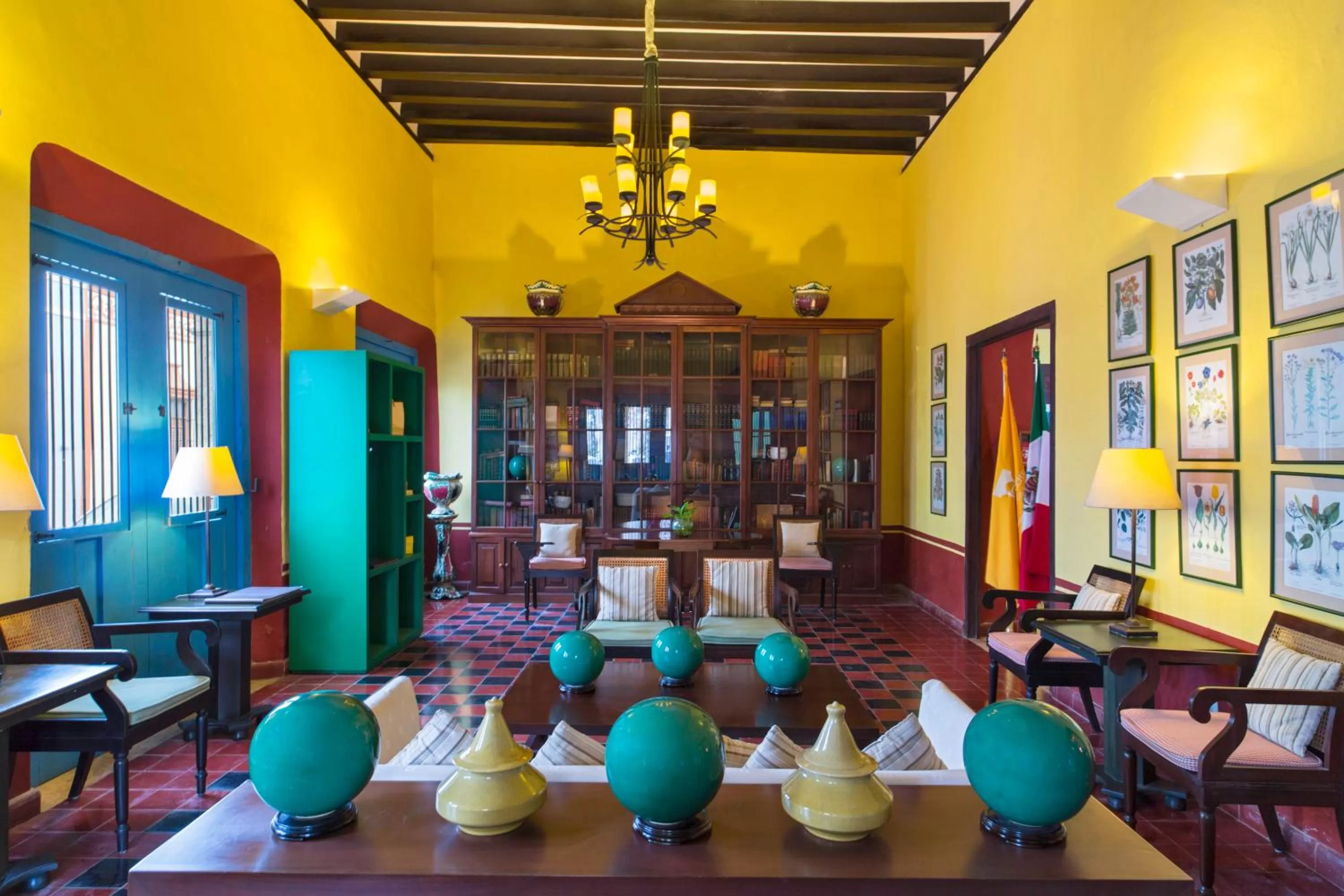 Library in Hacienda Campeche