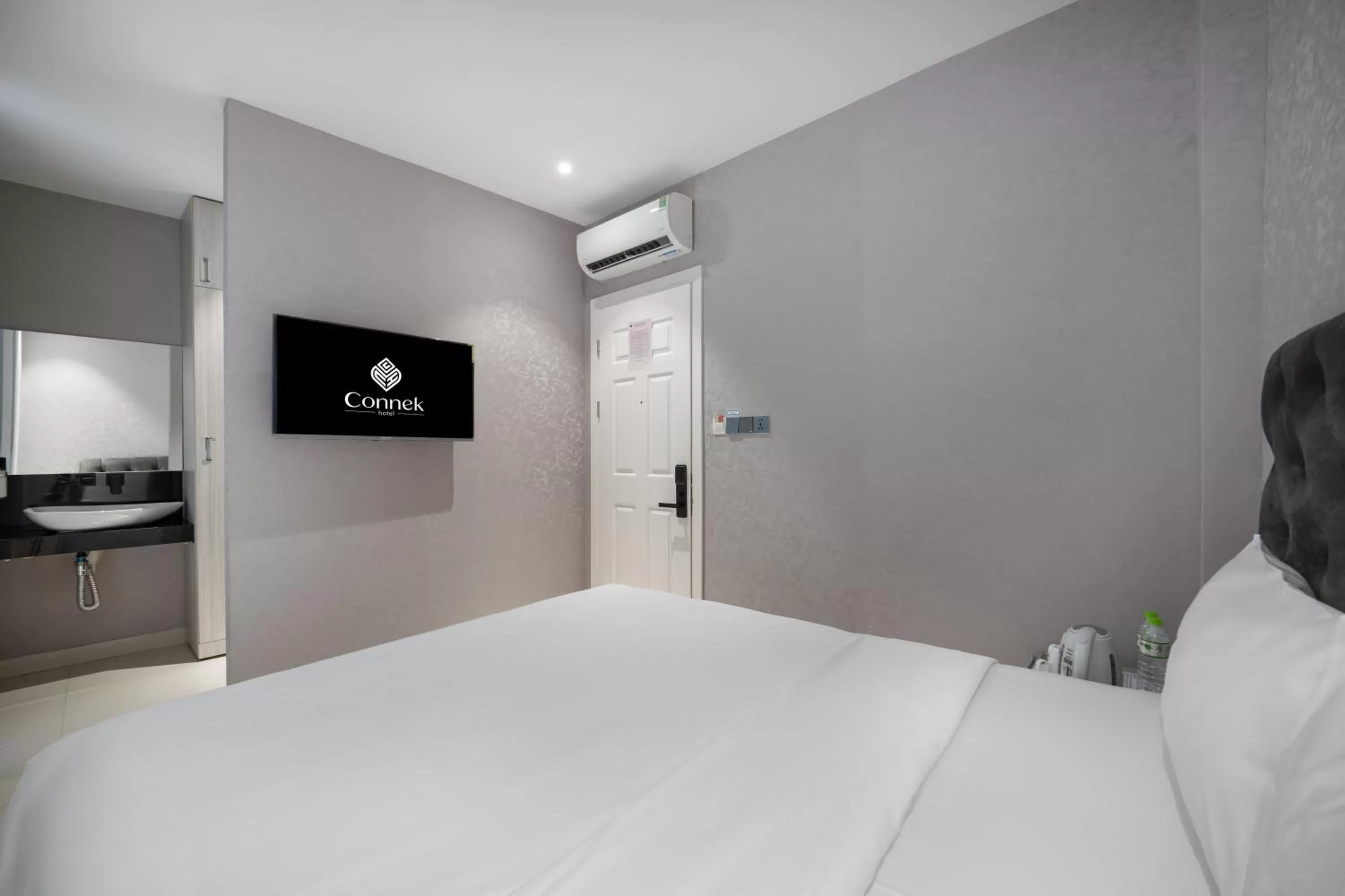 Communal lounge/ TV room, Bed in Mari Queen Hotel - Bui Thi Xuan