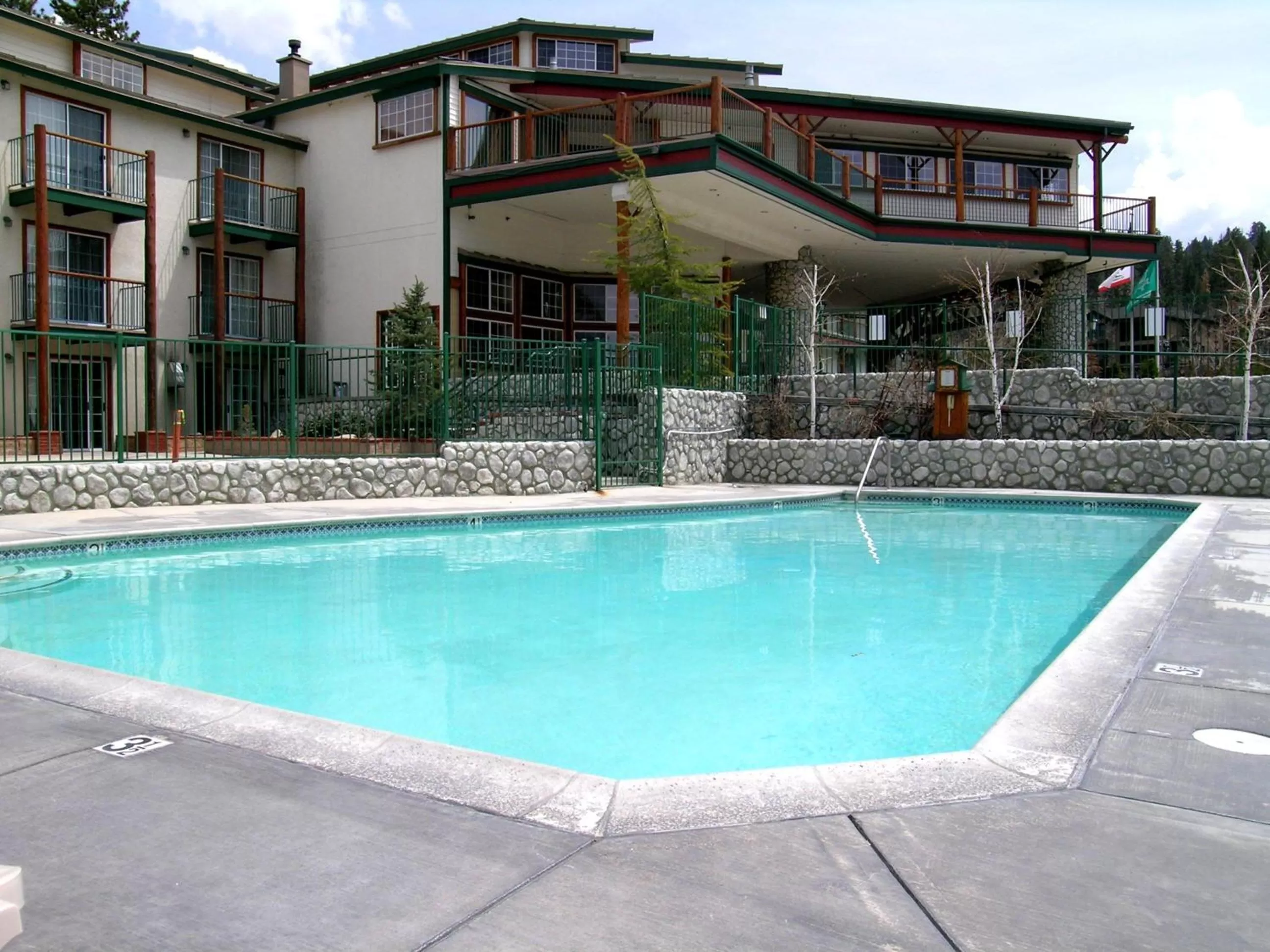 Swimming pool in Holiday Inn Resort The Lodge at Big Bear Lake by IHG
