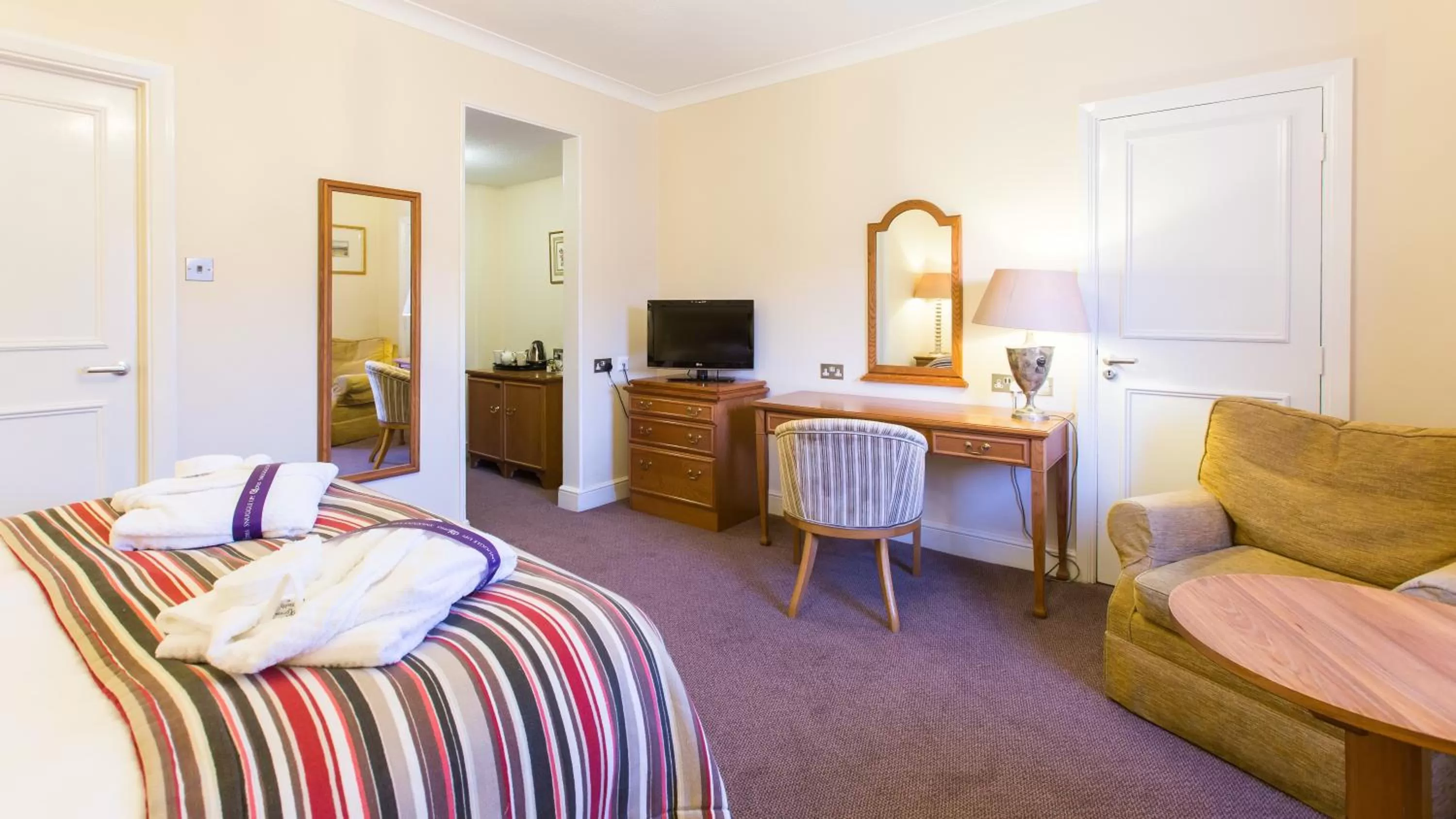 Photo of the whole room, Bed in Bridgewood Manor Hotel & Spa