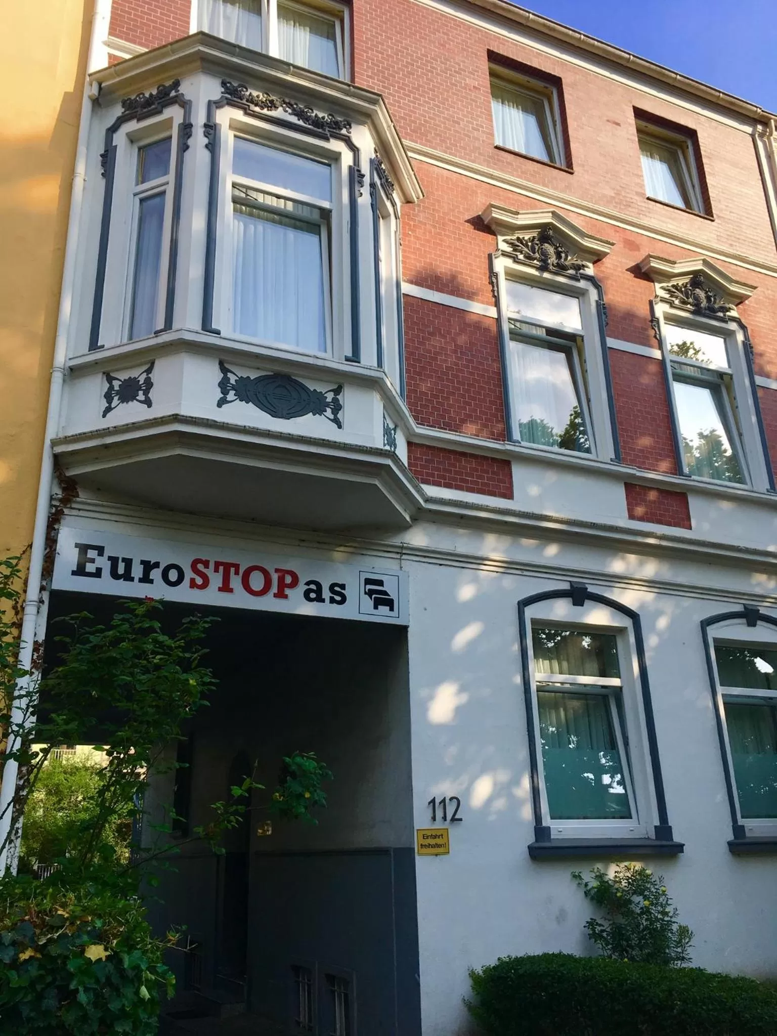 Facade/entrance in Eurostopas