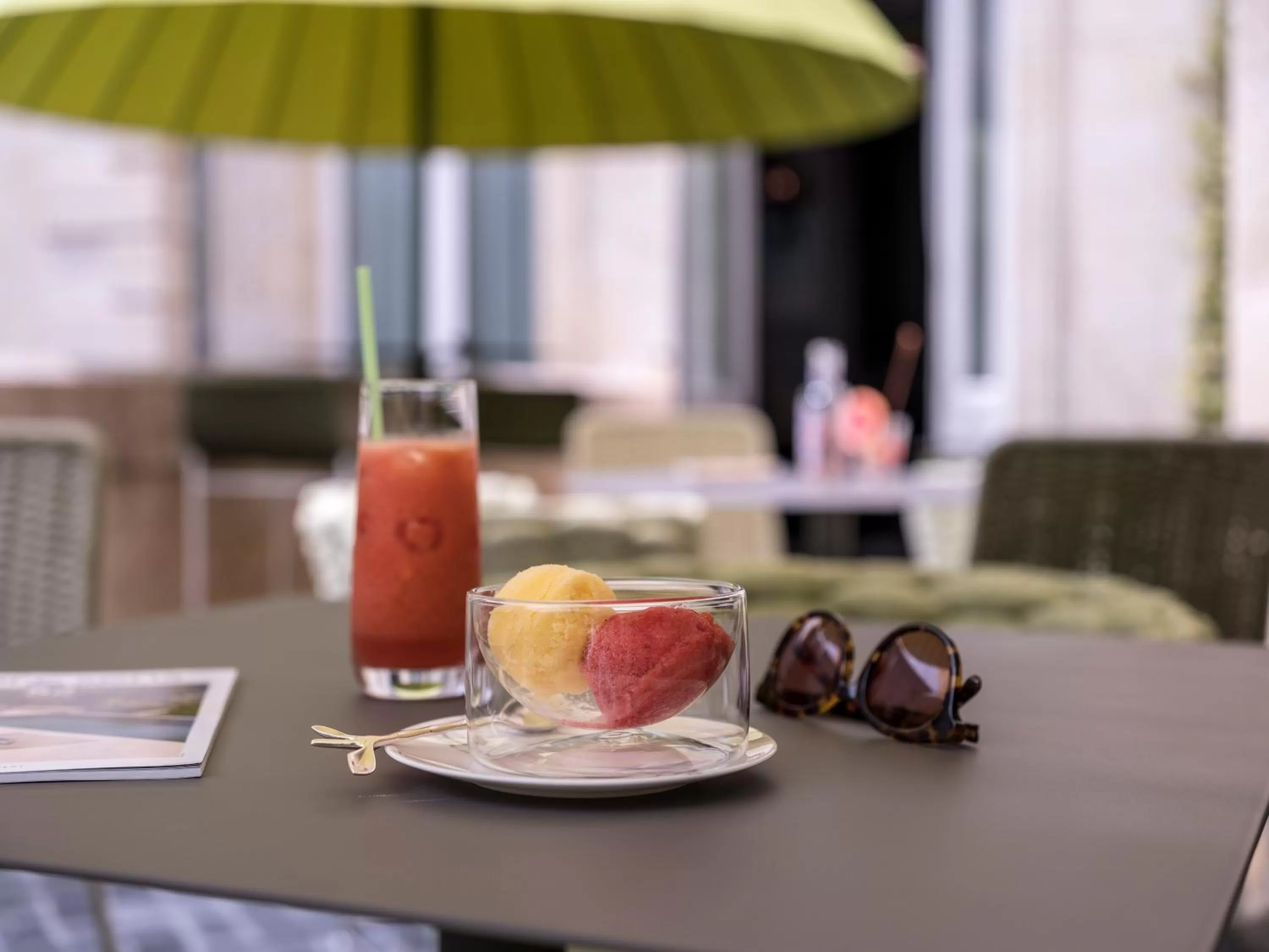 Food and drinks in Yndo Hôtel