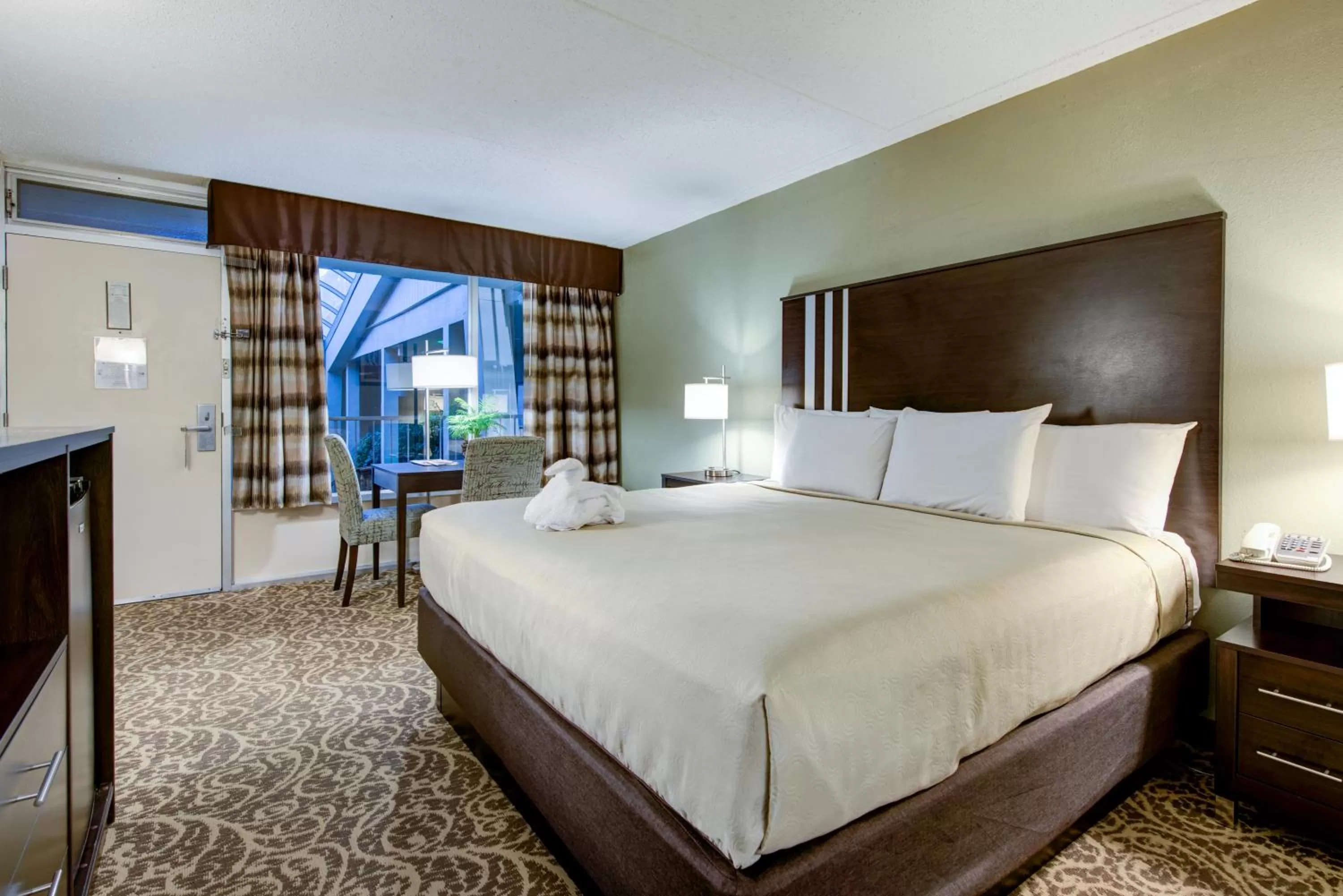 Bedroom, Bed in Glenstone Lodge