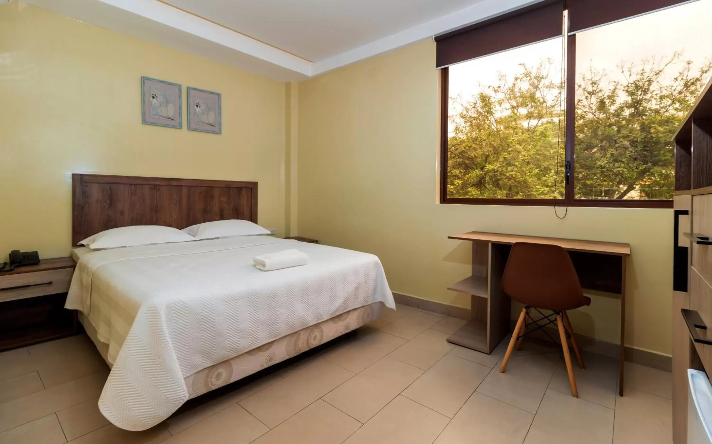Single Room with Private Bathroom - single occupancy in Hotel Sada Single Room with Private Bathroom - single occupancy in Hotel Sada