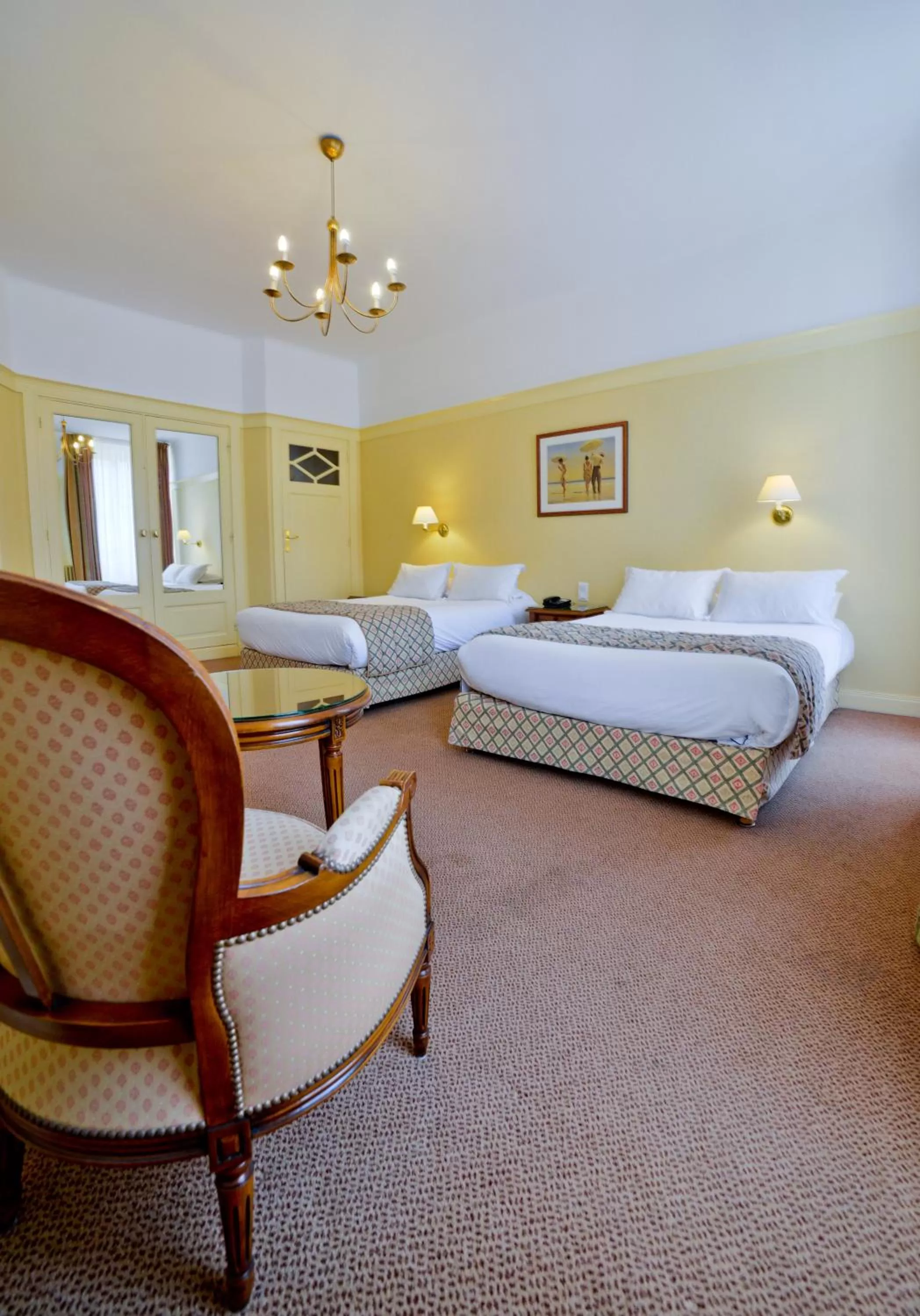 Photo of the whole room, Bed in Hôtel Mercure Bayonne Centre Le Grand Hotel