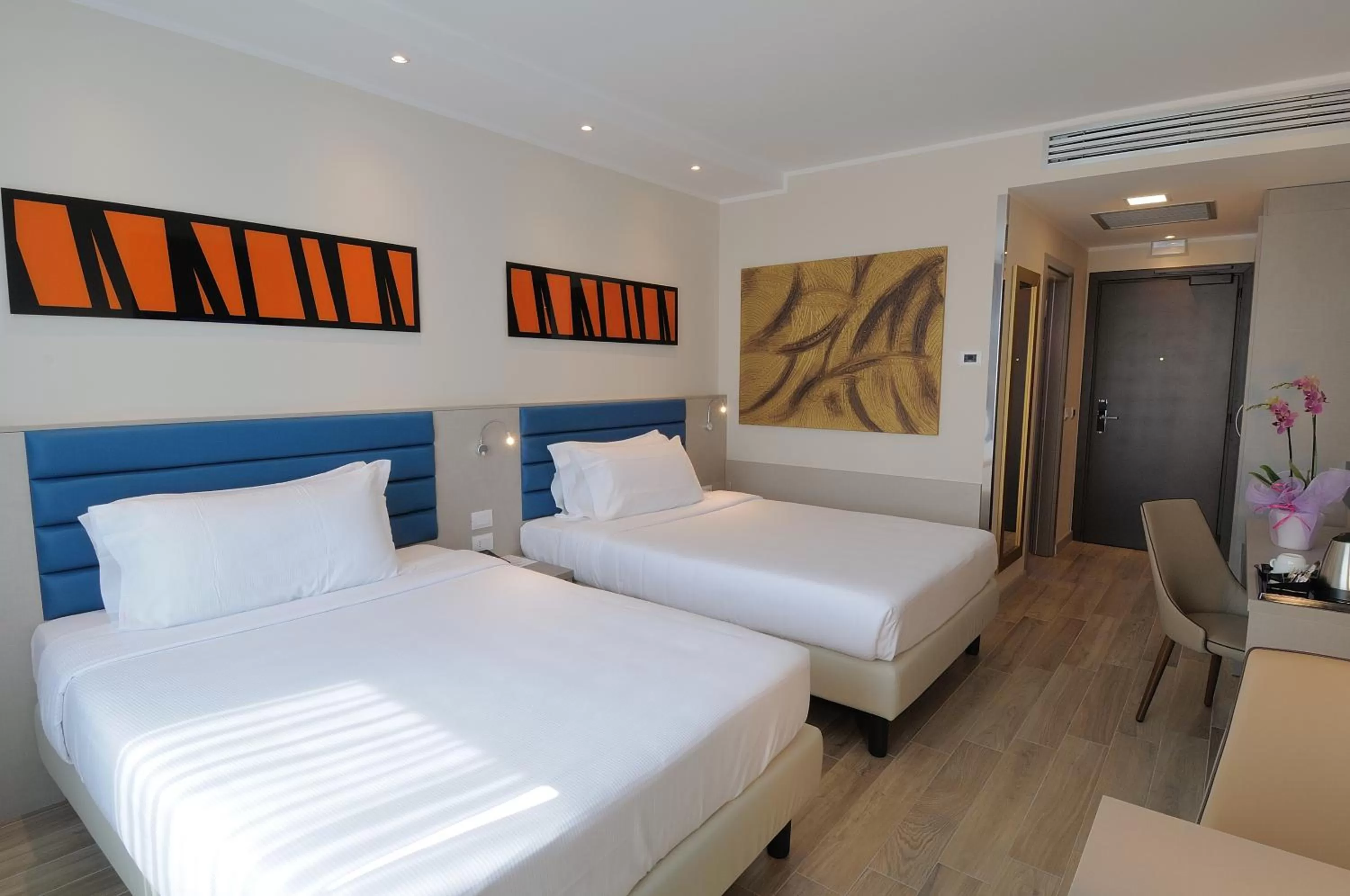 Bedroom, Bed in iH Hotels Milano Lorenteggio