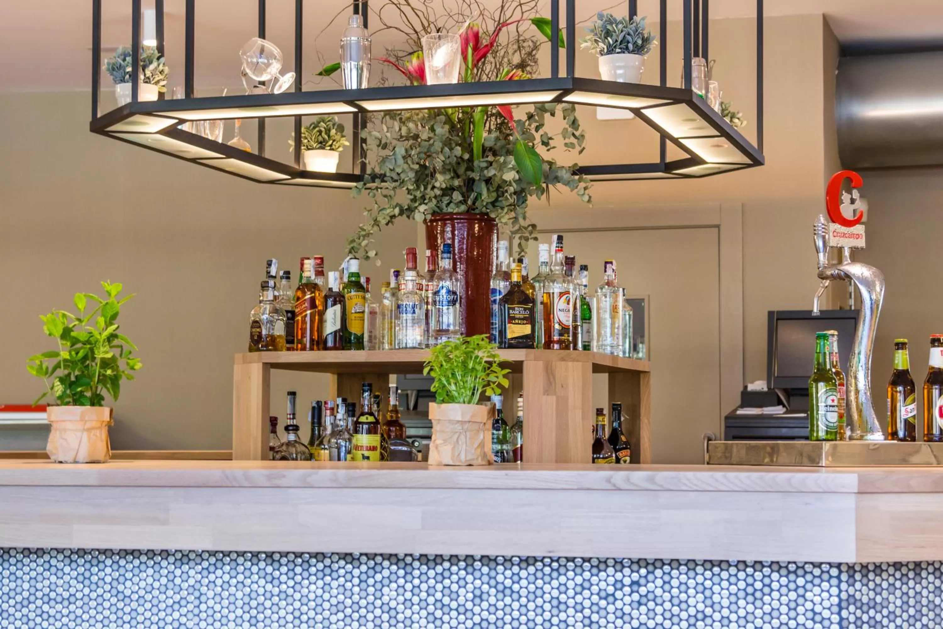 Alcoholic drinks in Intelier Orange