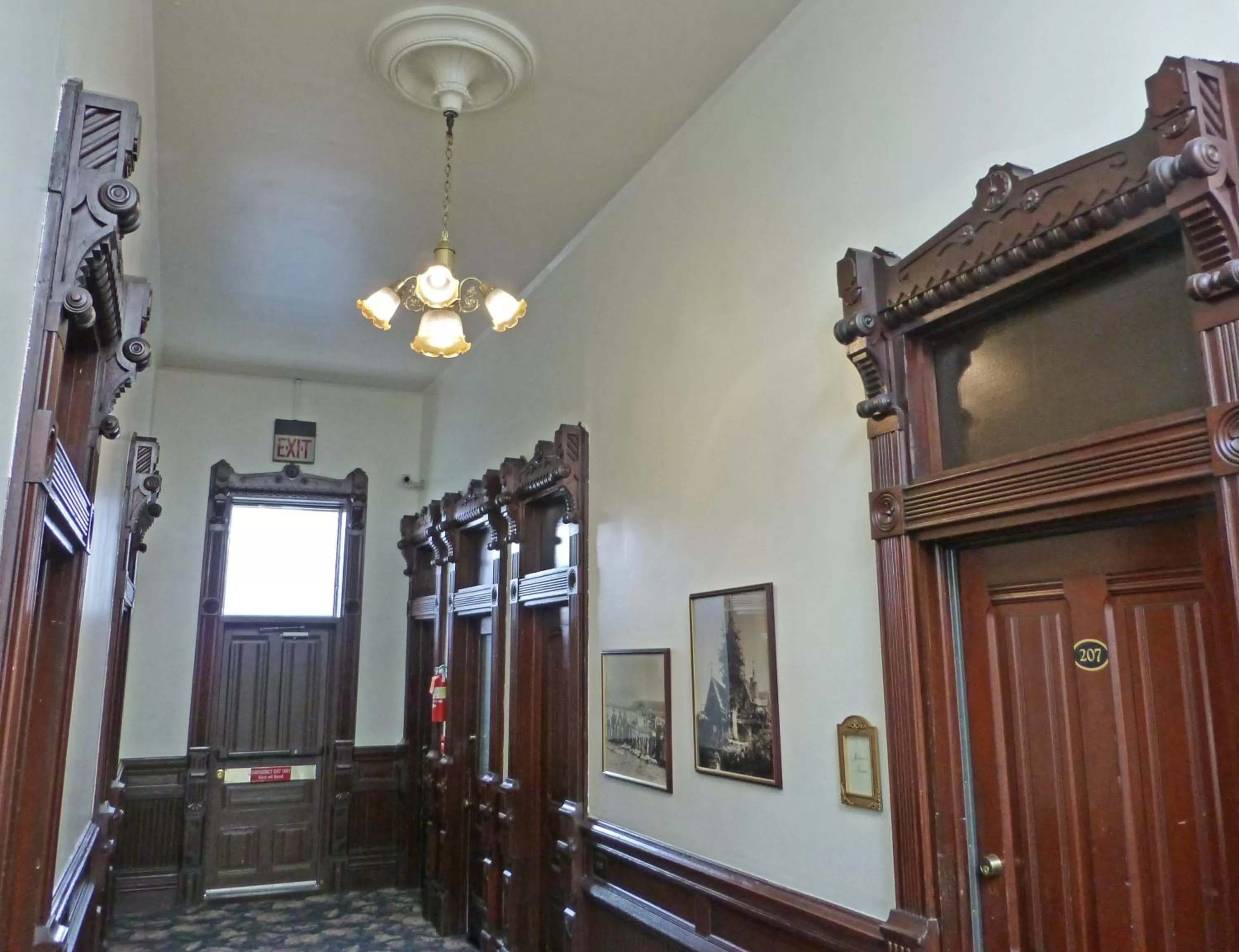 Lobby or reception in Victorian Inn