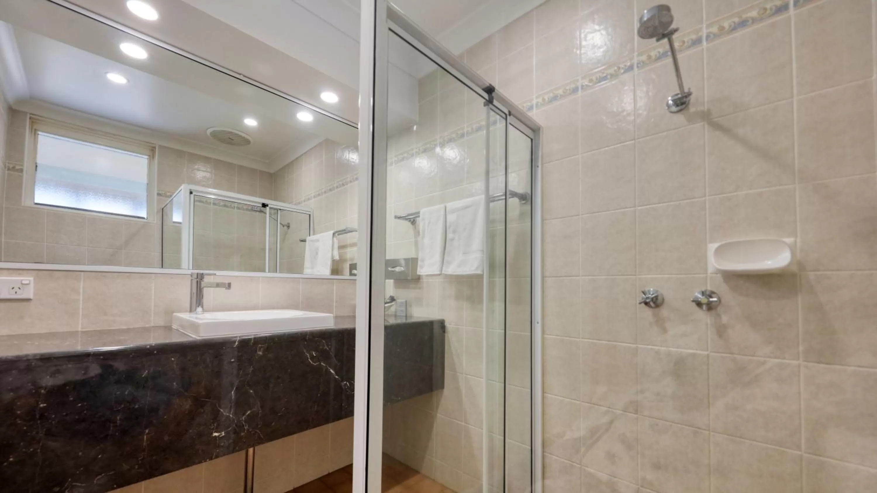 Bathroom in Bushman's Motor Inn