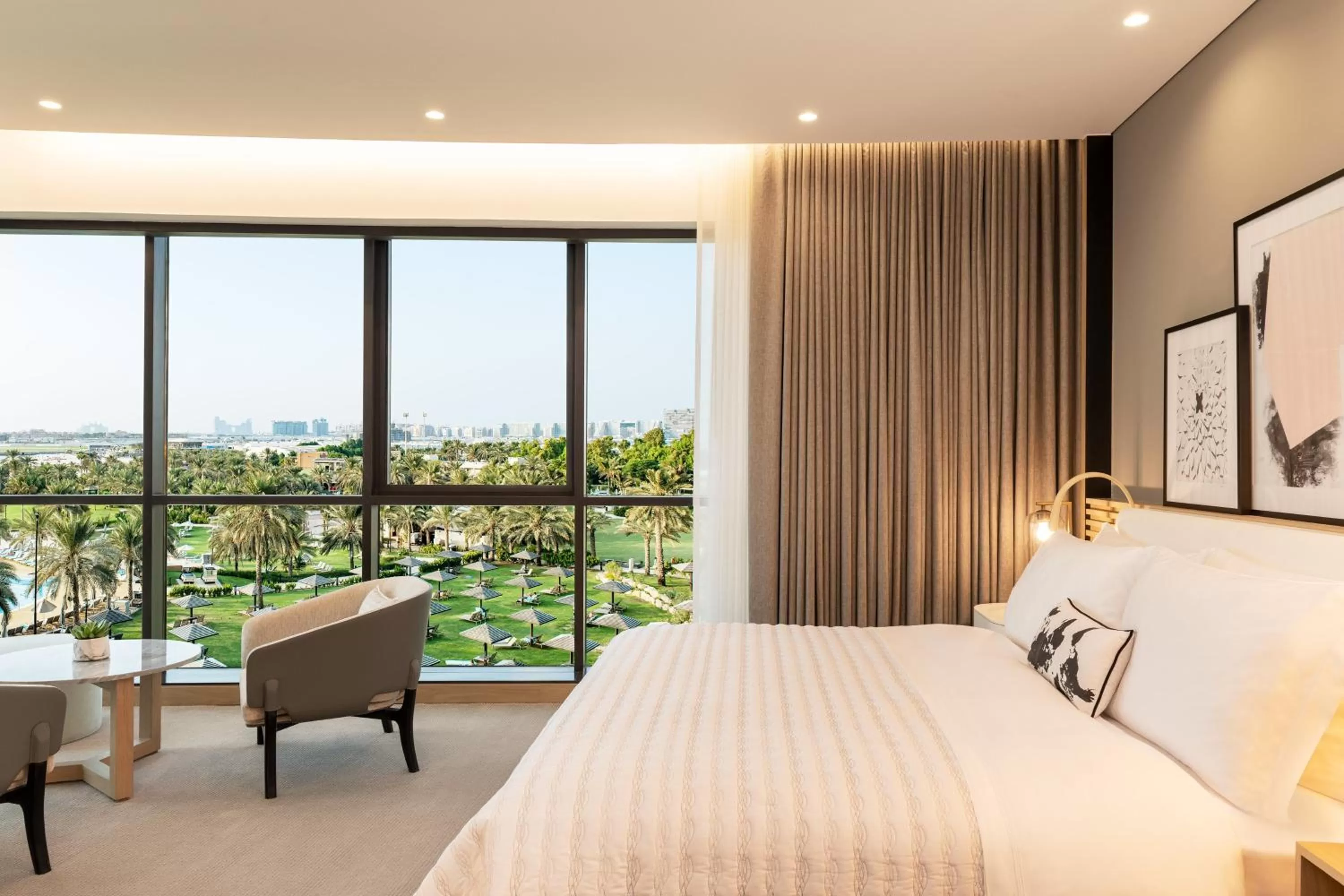 Photo of the whole room, Bed in Le Royal Meridien Beach Resort & Spa Dubai