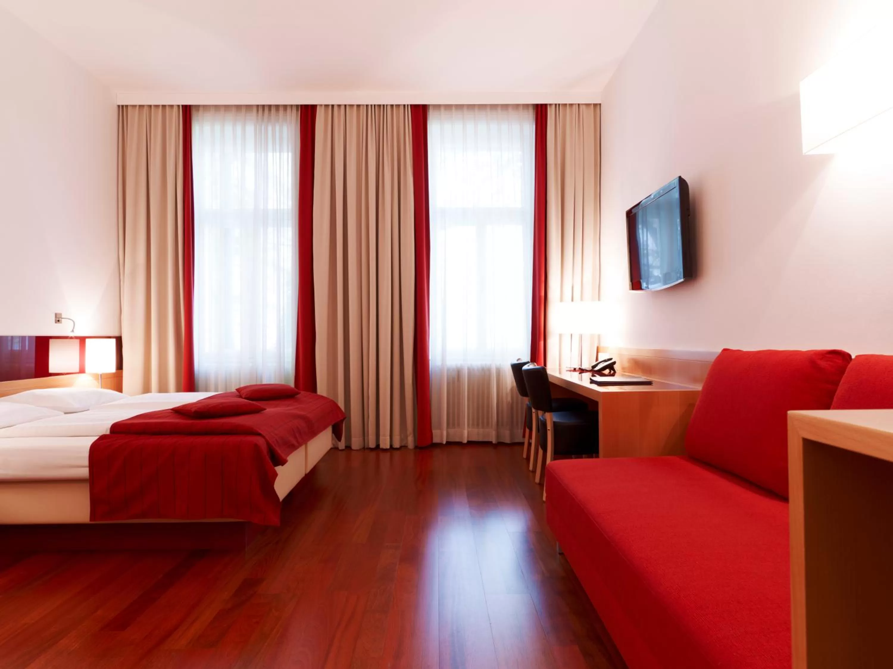 TV and multimedia, Bed in Hotel Zipser