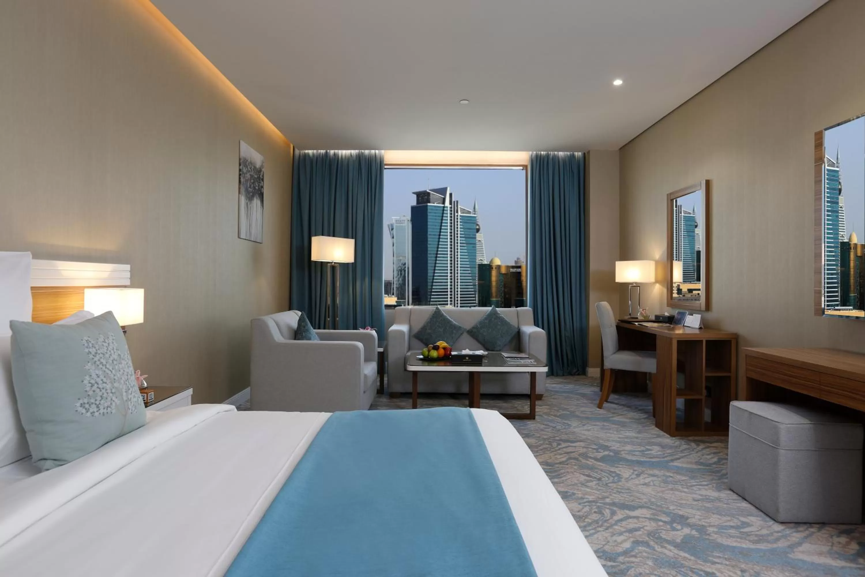 Photo of the whole room, Bed in Cantonal Hotel by Warwick