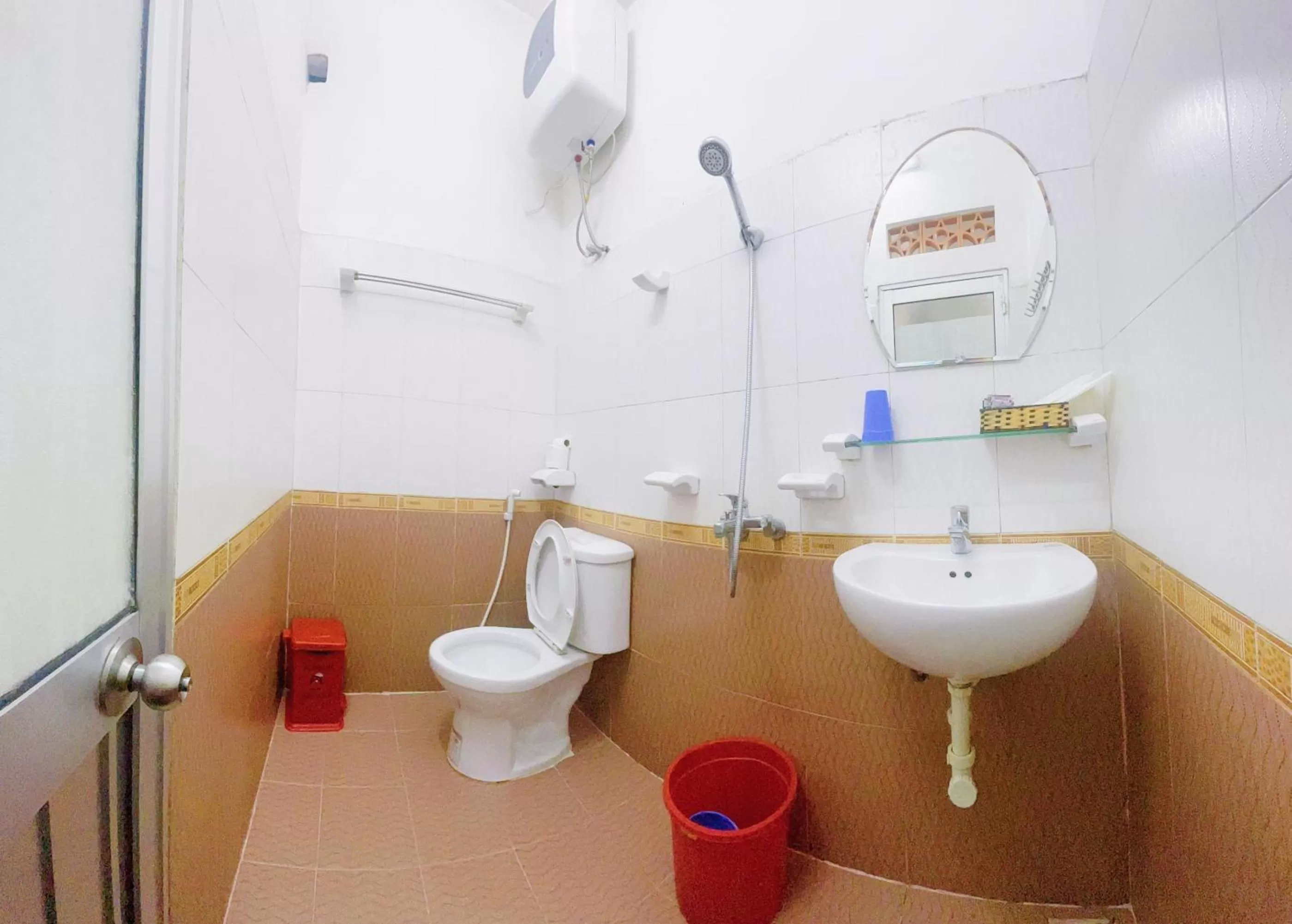 Bathroom in Anh Hào Hotel