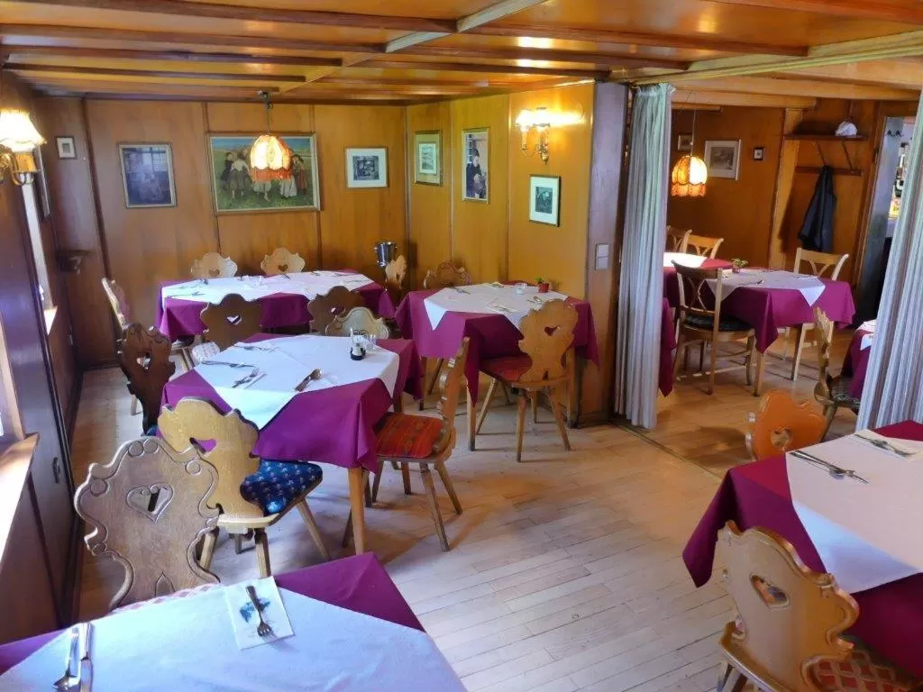 Restaurant/Places to Eat in Hotel Maien