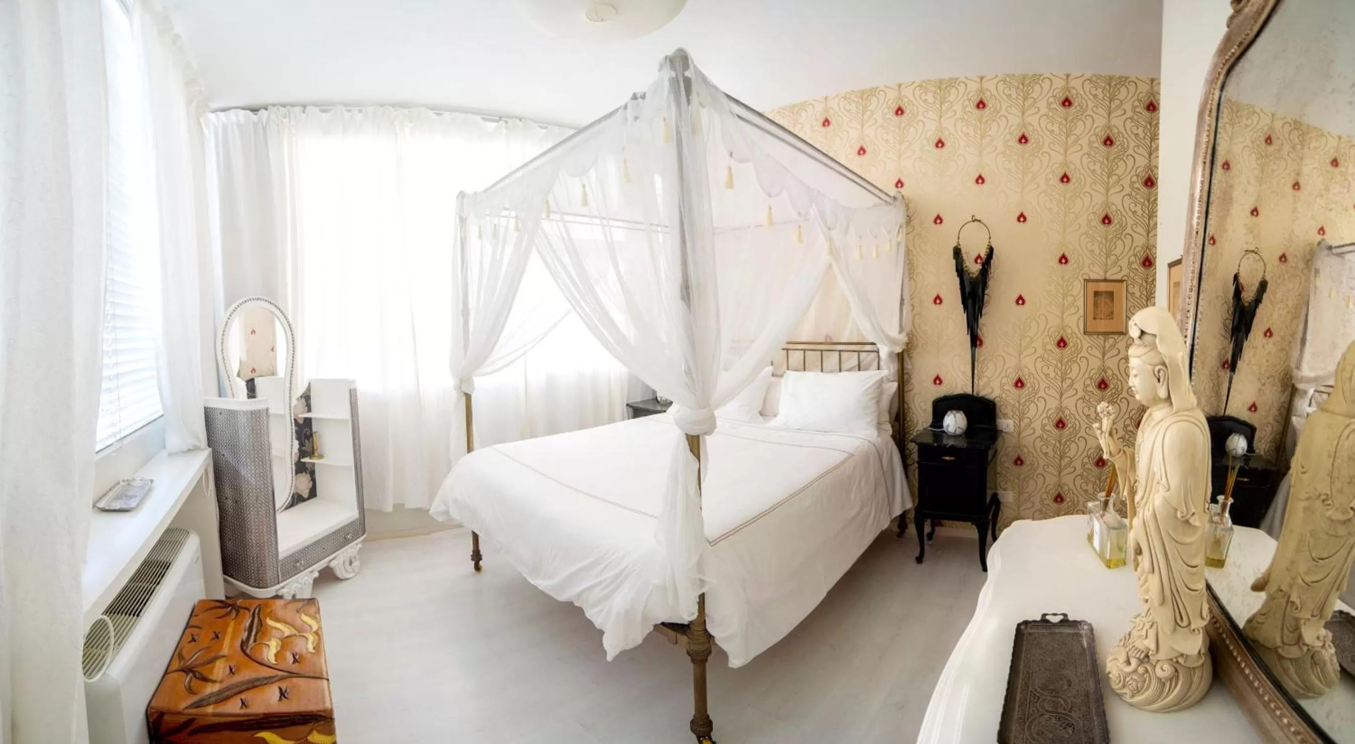 Photo of the whole room, Bed in MY PLACE Suite Apartment - Milano Navigli