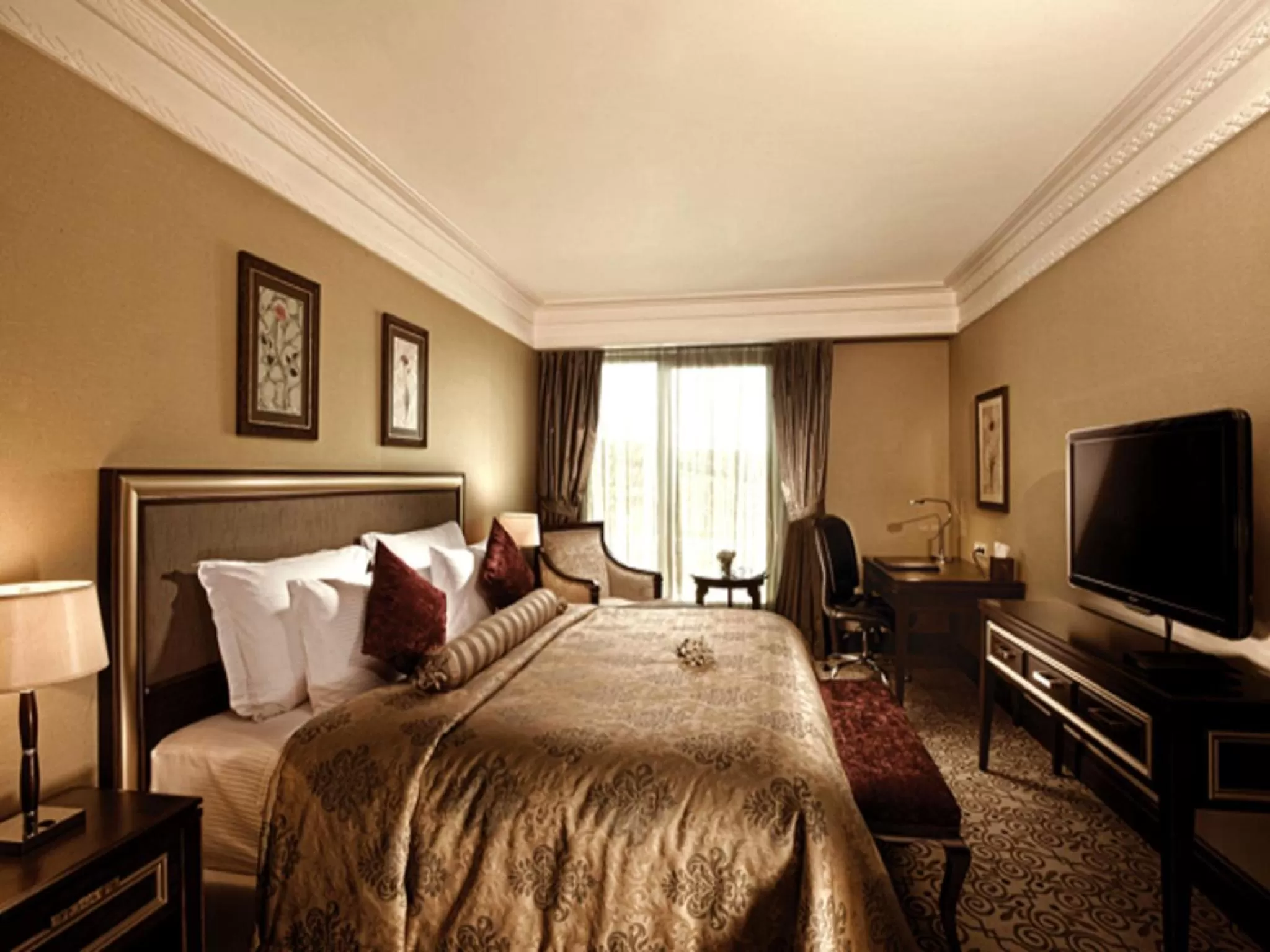 Bedroom, Bed in Crowne Plaza Istanbul Asia by IHG