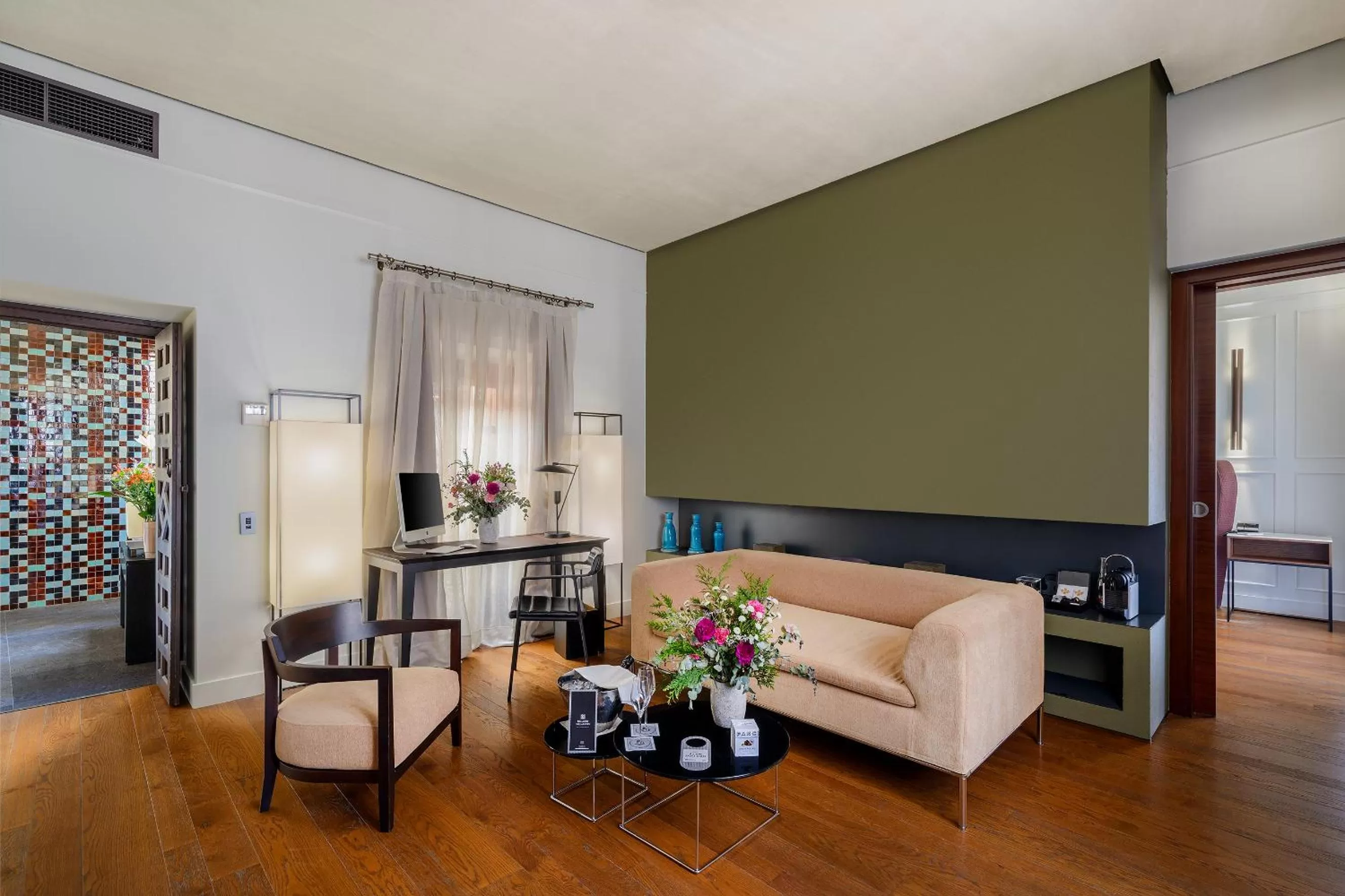 Living room in CoolRooms Palacio Villapanés 5 GL