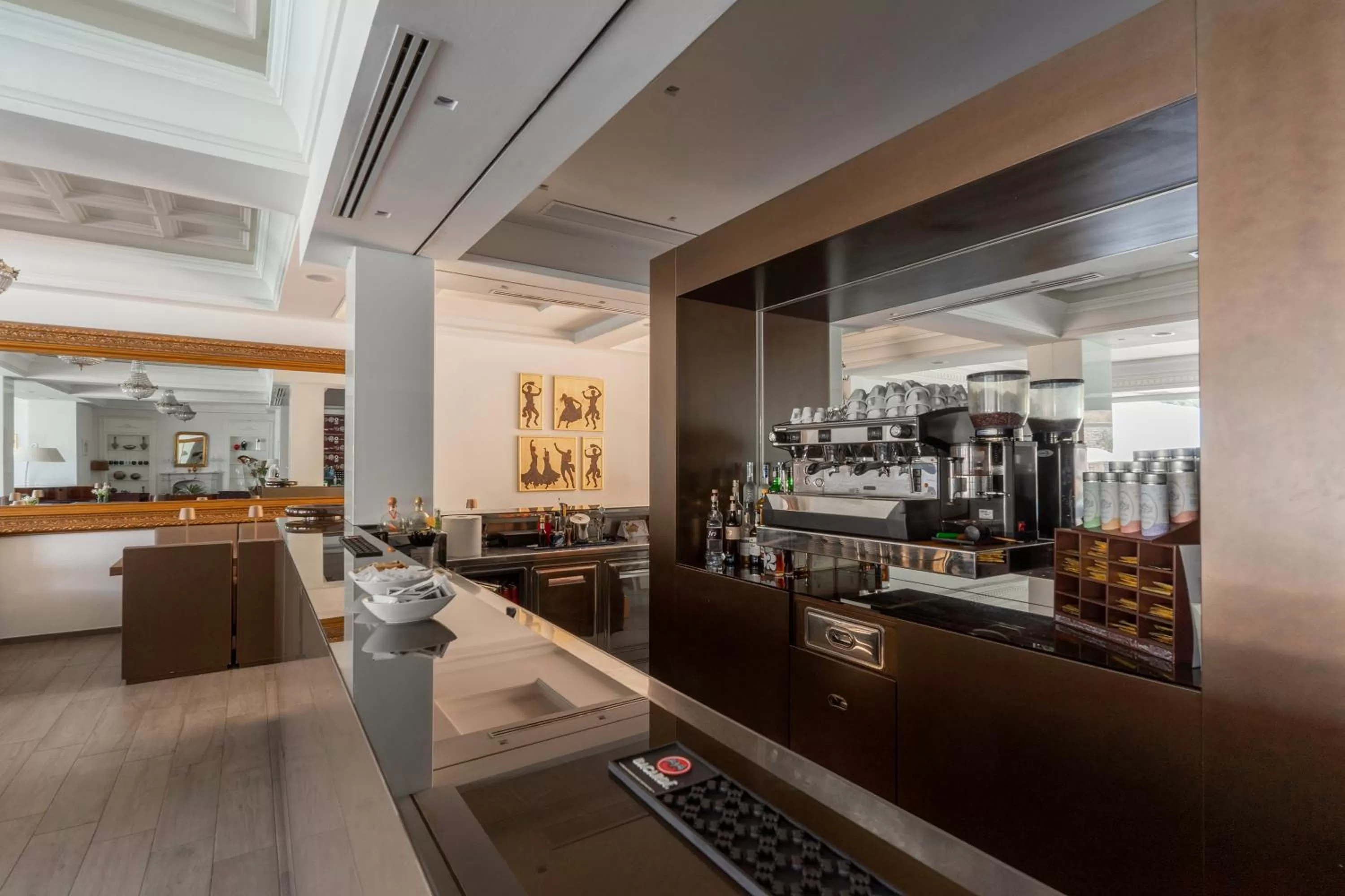 Lounge or bar in Victoria Palace Hotel & Zen Wellness
