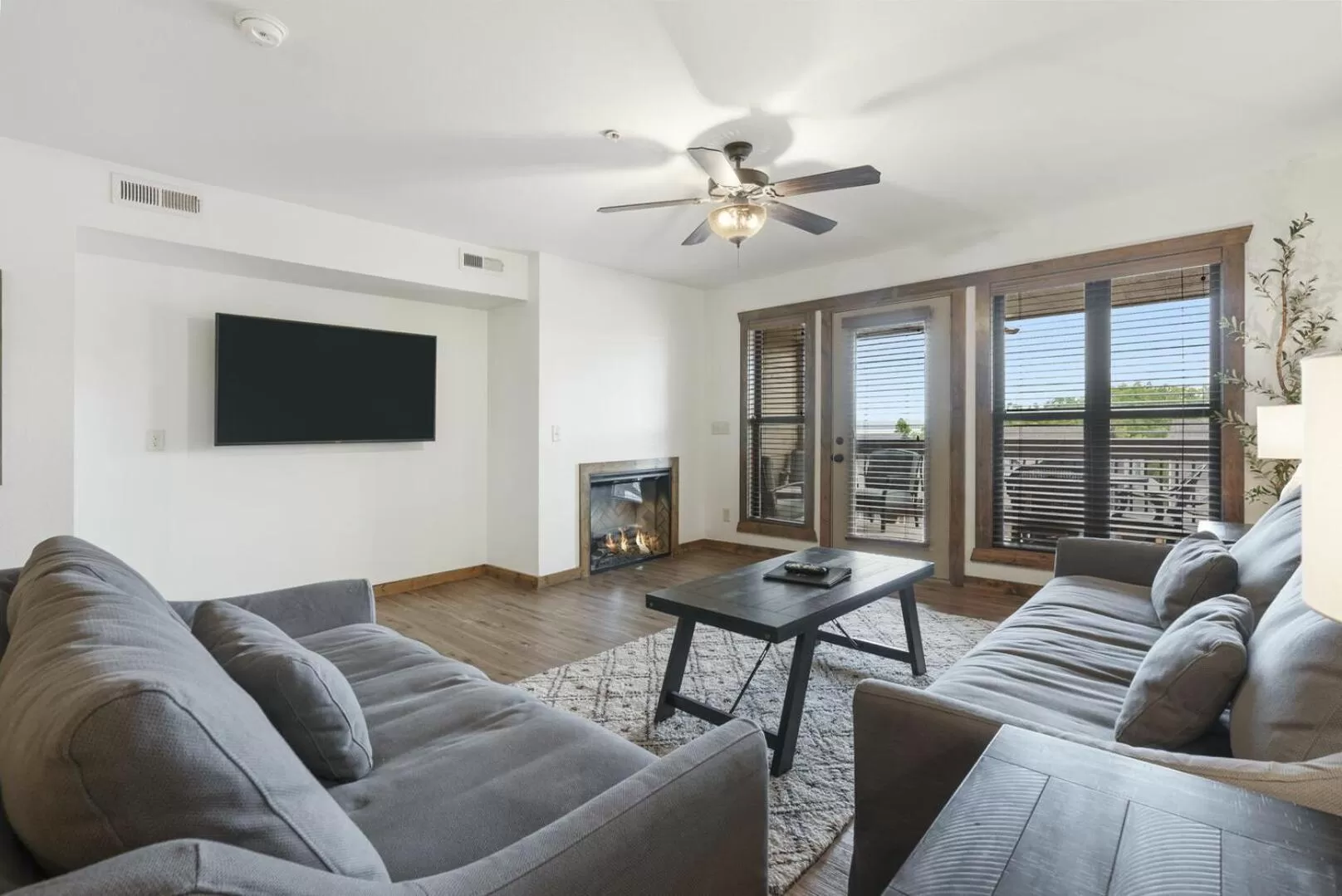 Living room in Table Rock Resorts at Indian Point