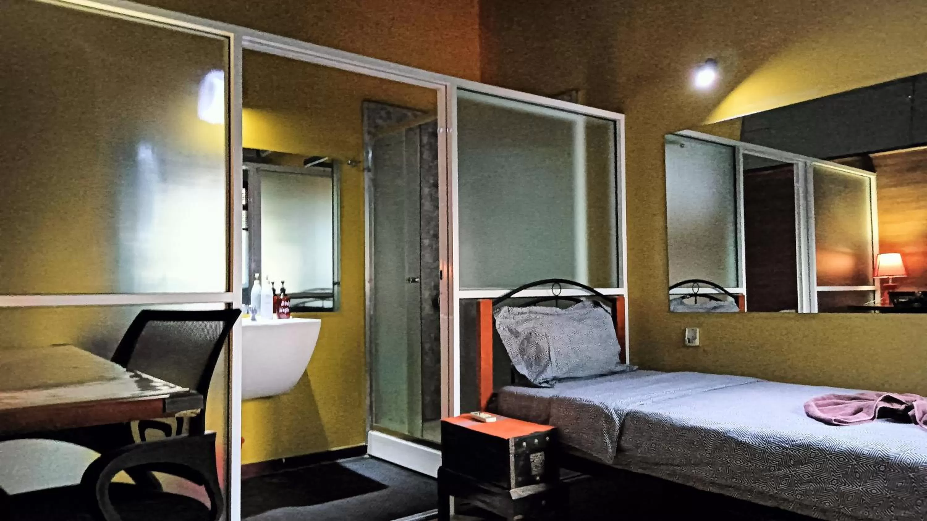 Bedroom, Bed in Palms Villa