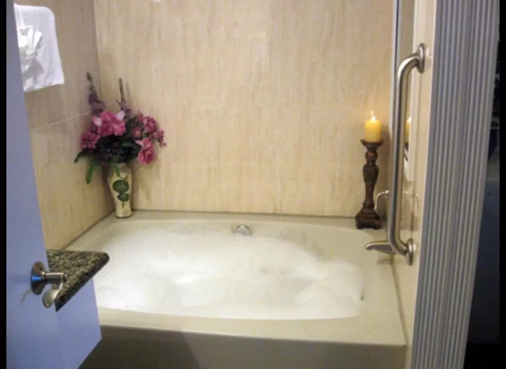 Bathroom in Castaic Inn Six Flags Valencia