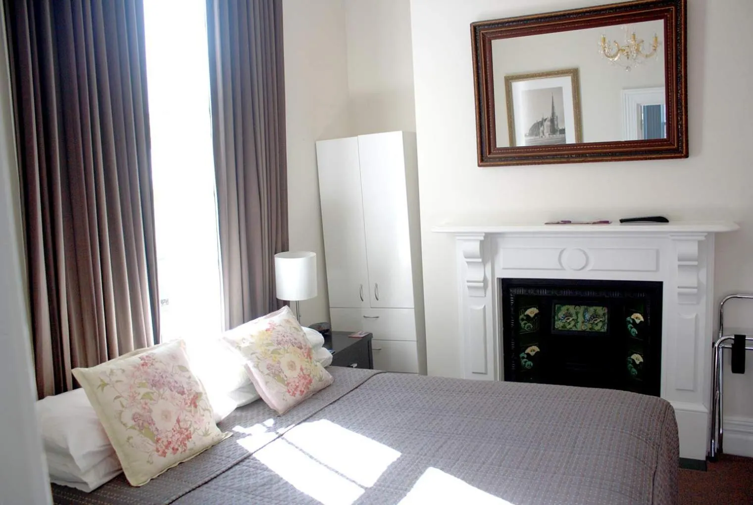 Bed in Ponsonby Manor