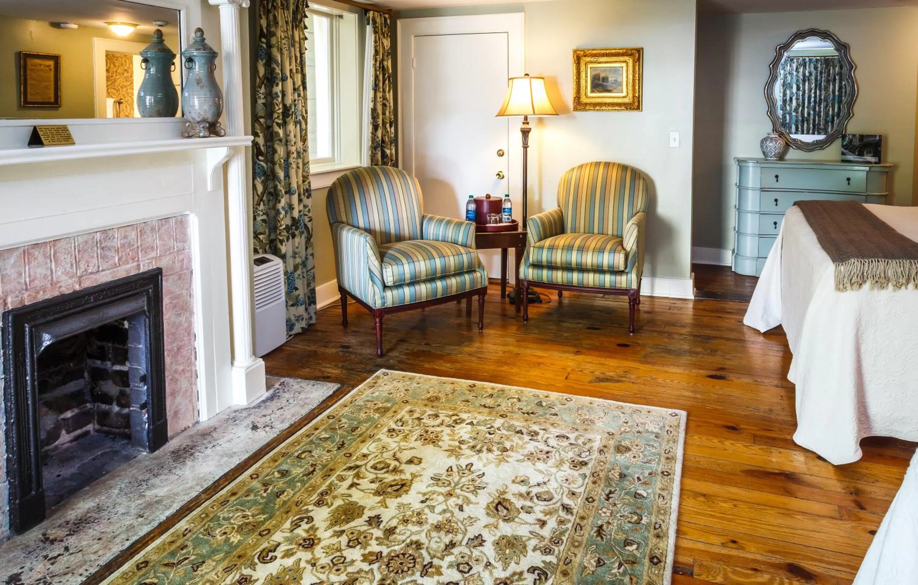 Seating area in Eliza Thompson House, Historic Inns of Savannah Collection