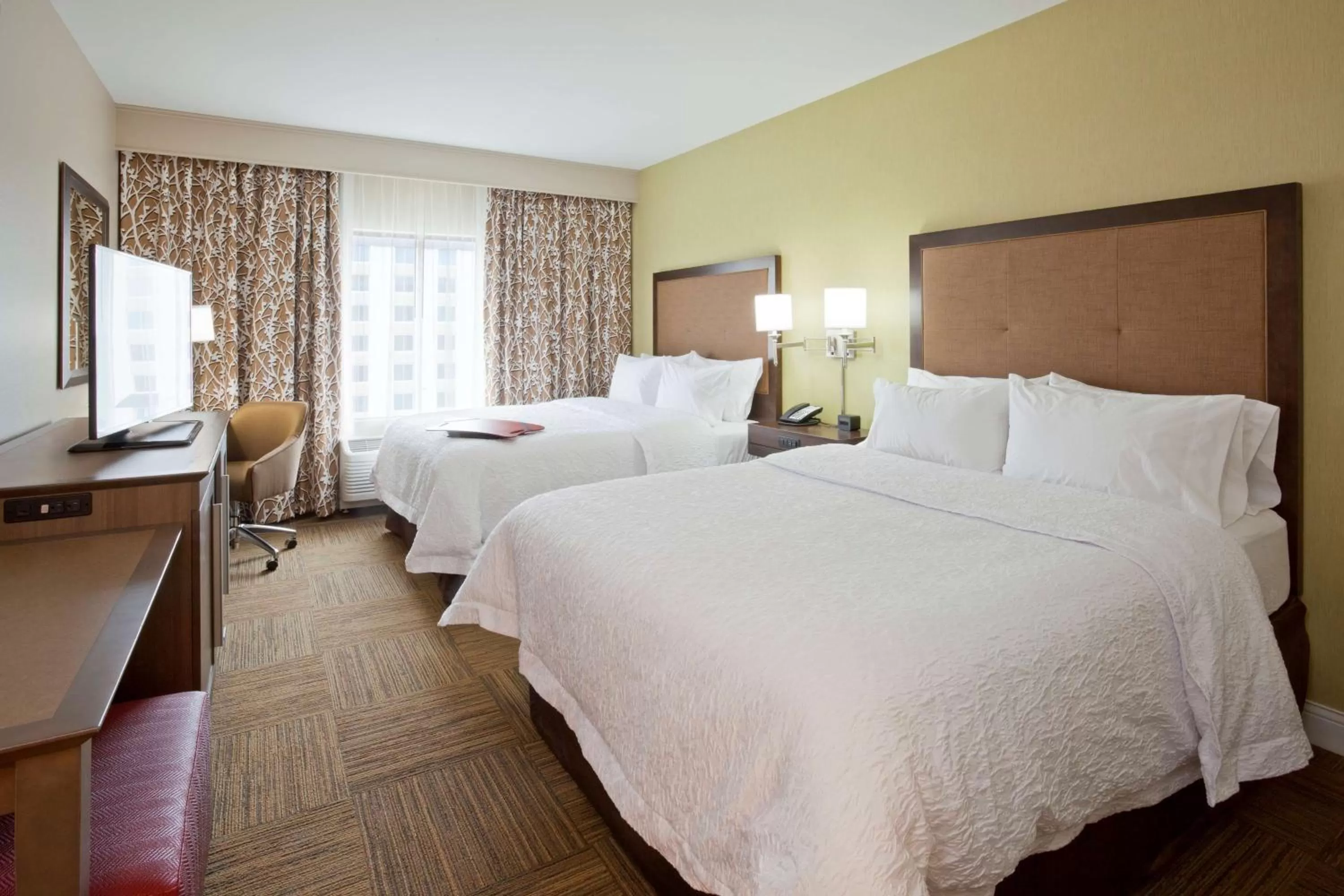 Queen Room with Two Queen Beds - Hearing Access/ Non-Smoking in Hampton Inn Minneapolis Bloomington West