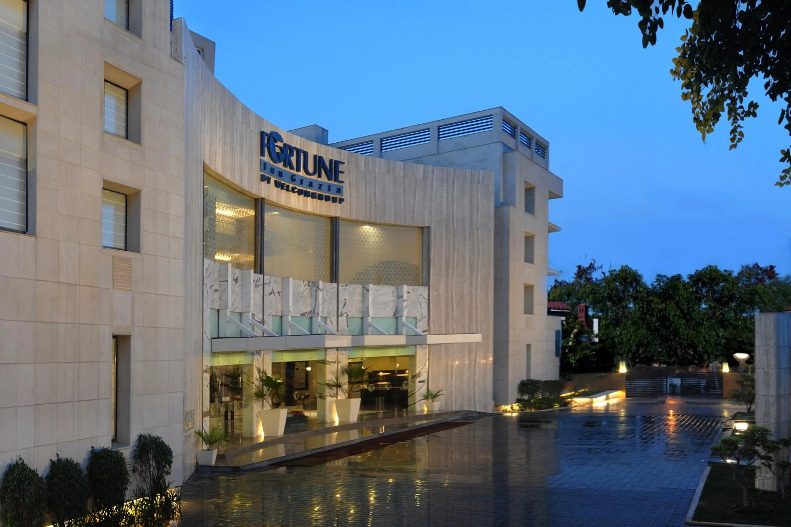 Facade/entrance in Fortune Sector 27, Noida - Member ITC Hotels' Group