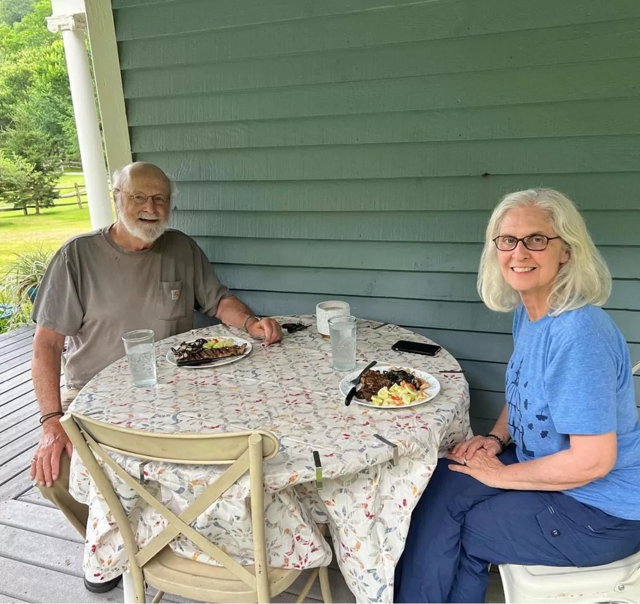 Laurel River Club Bed & Breakfast or LRCBNB