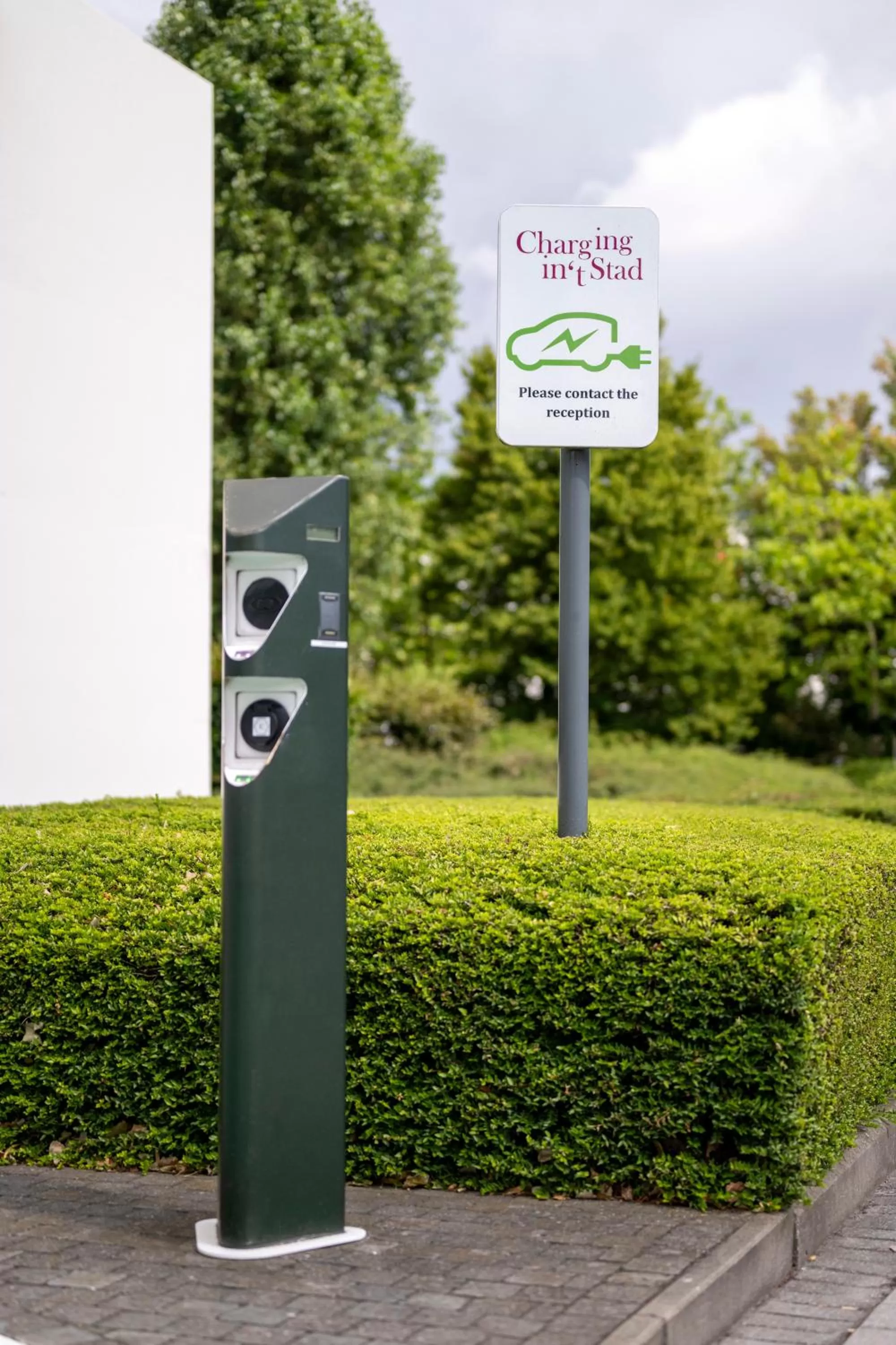 Parking in Crowne Plaza Antwerpen by IHG