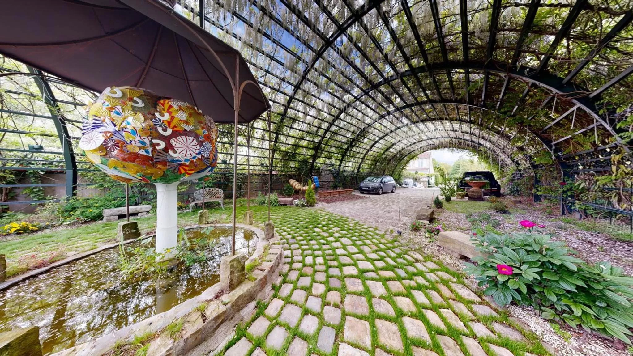 Garden in Besharat Gallery & Museum