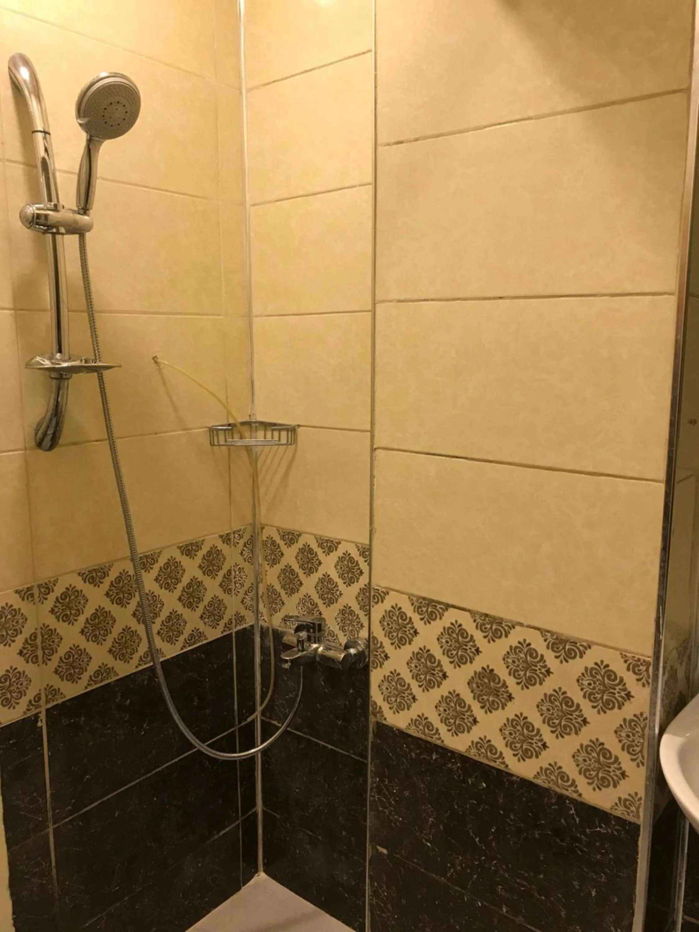 Shower in Historial Hotel