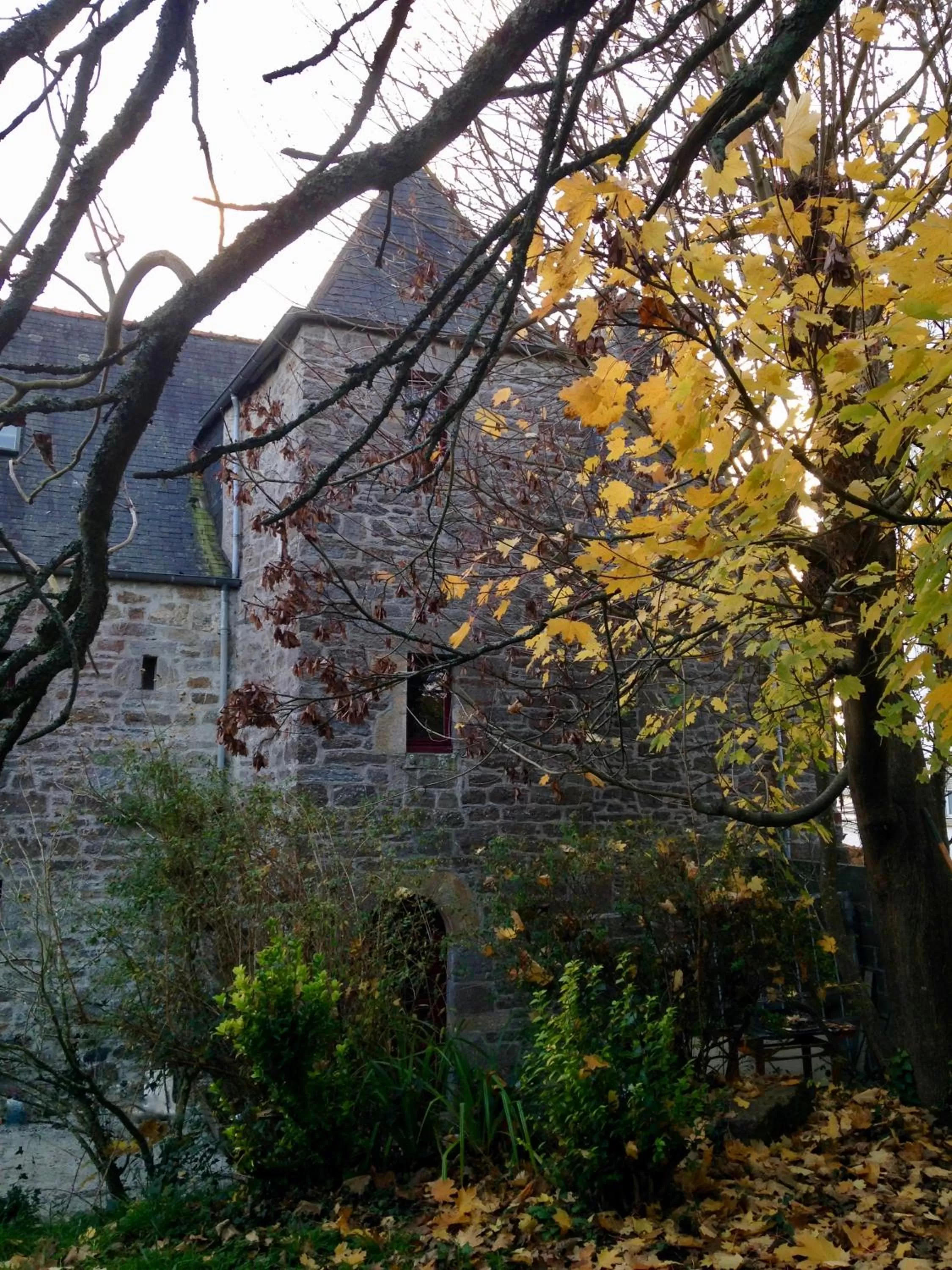 Property building in Auberge de Keranden