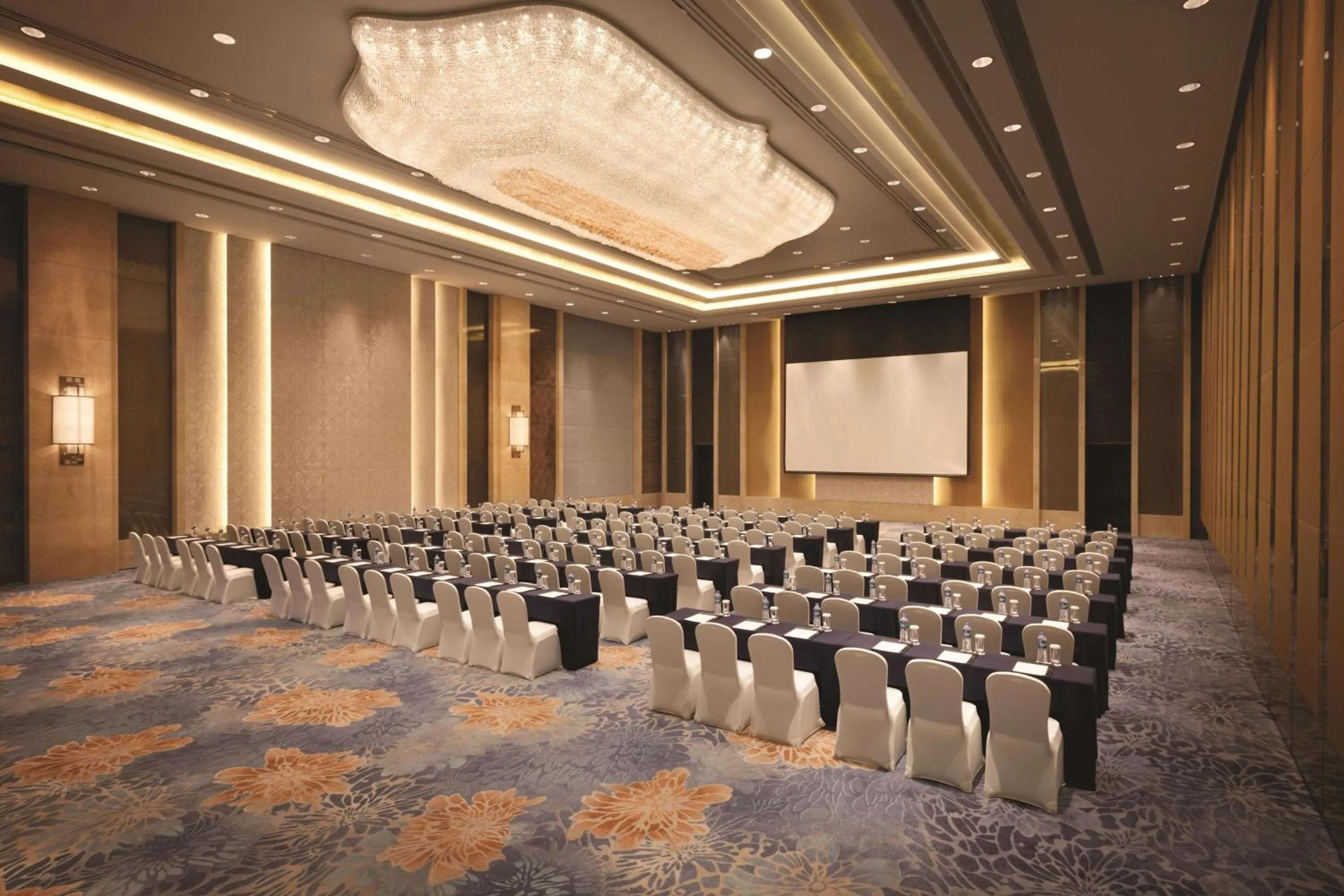 On site in Shangri-La Hefei