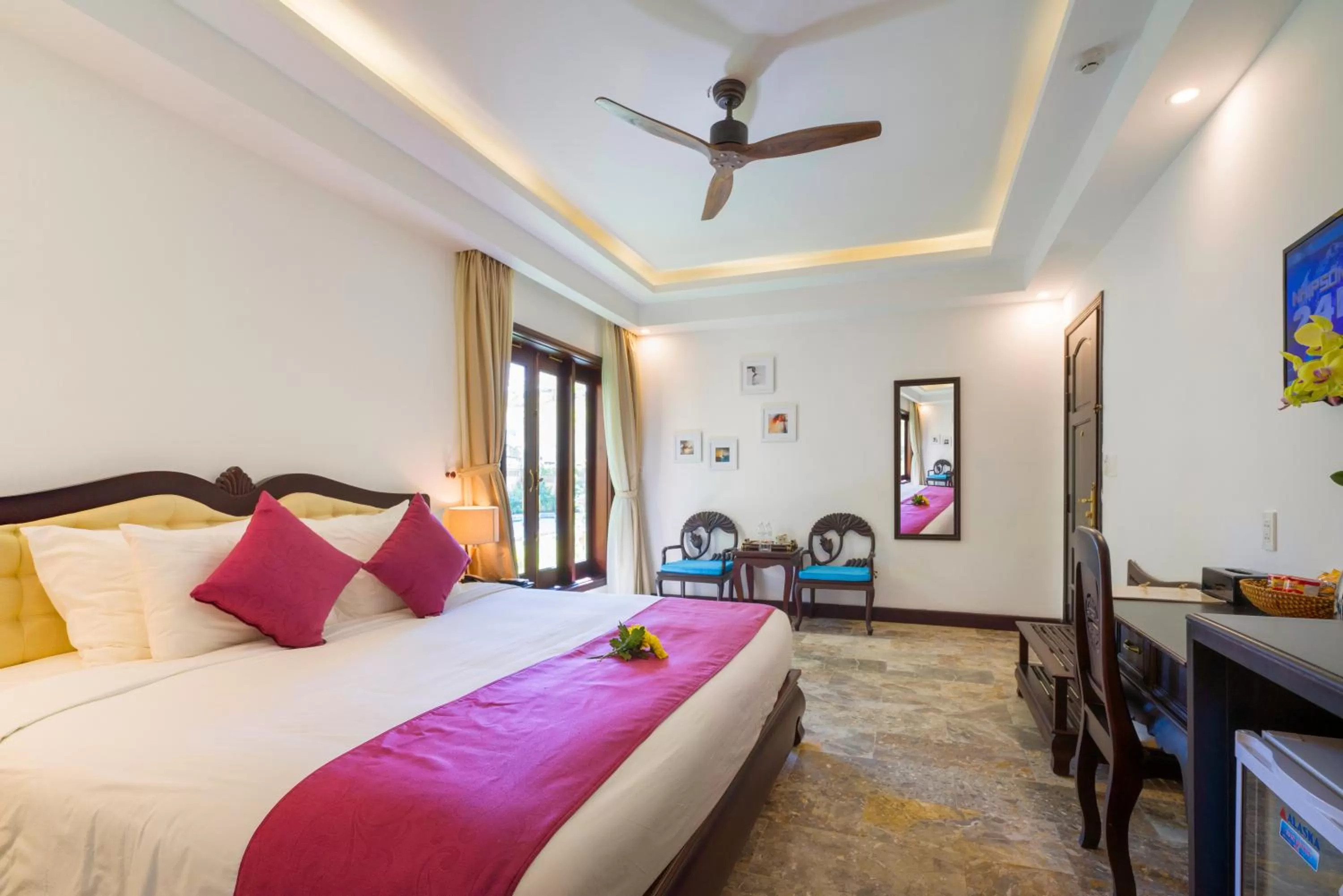 Photo of the whole room, Bed in Hoian Central Hotel