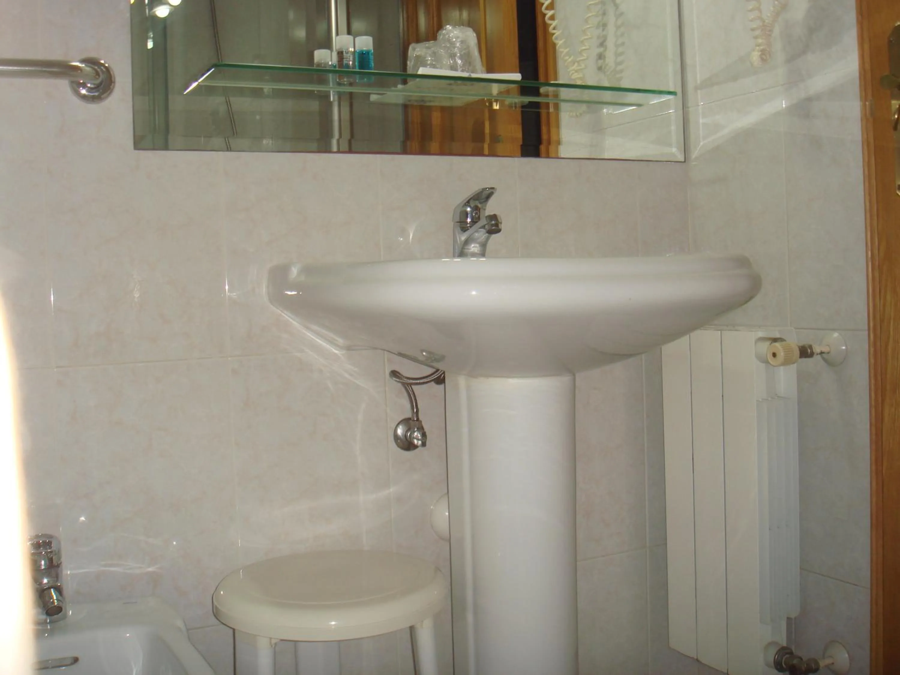 Bathroom in Hotel PAYRO