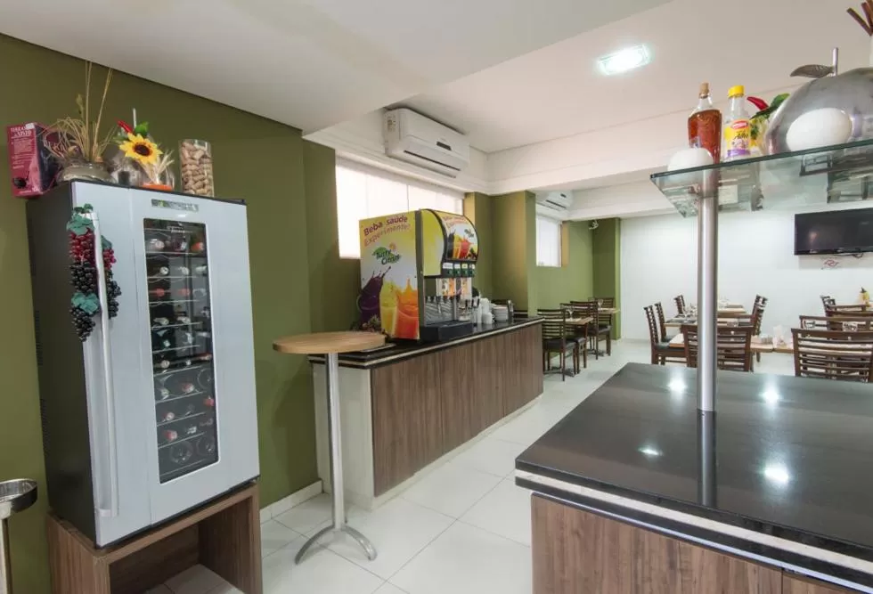 Restaurant/places to eat in Monte Serrat Hotel