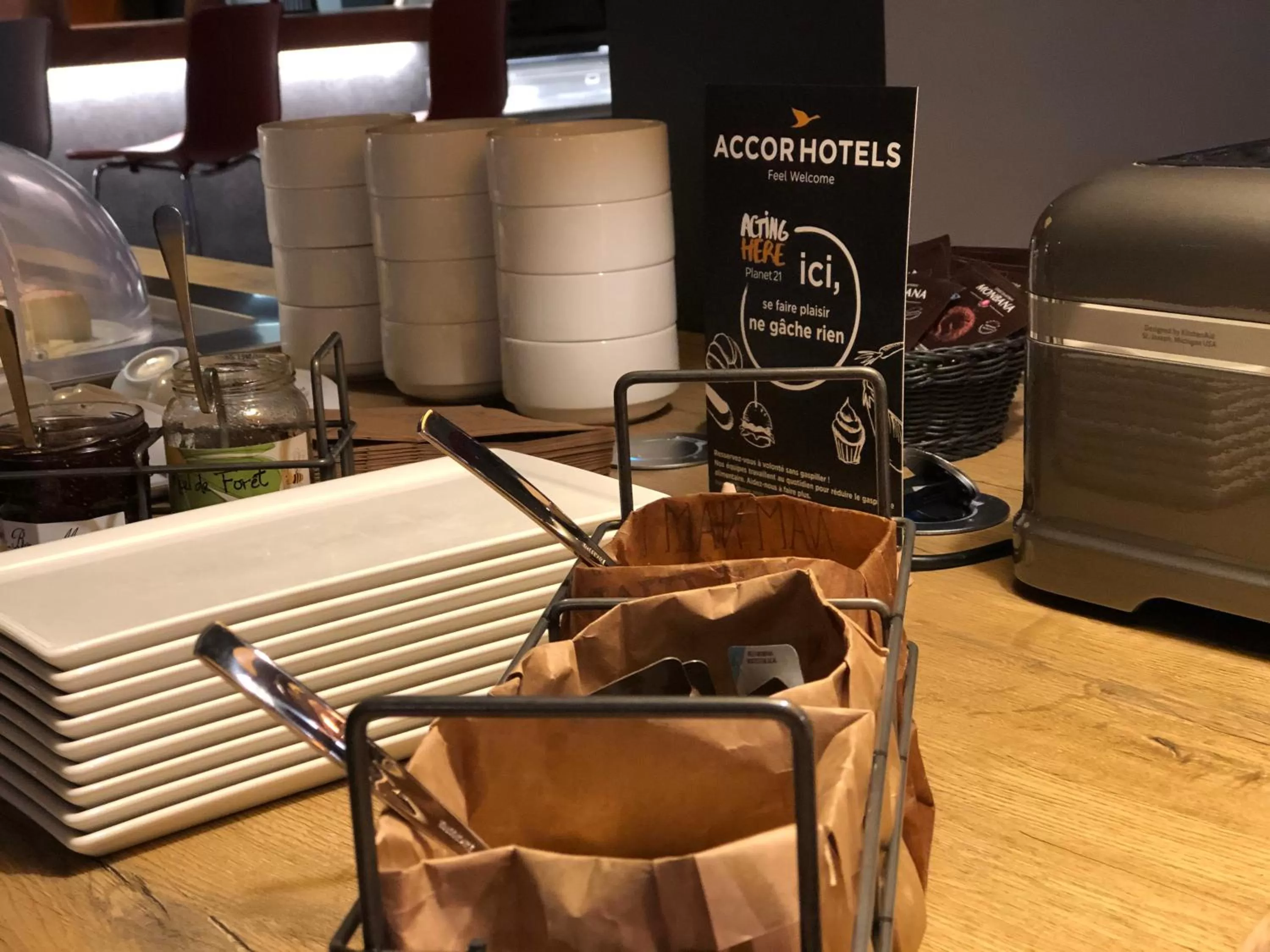 Food and drinks in ibis Melun