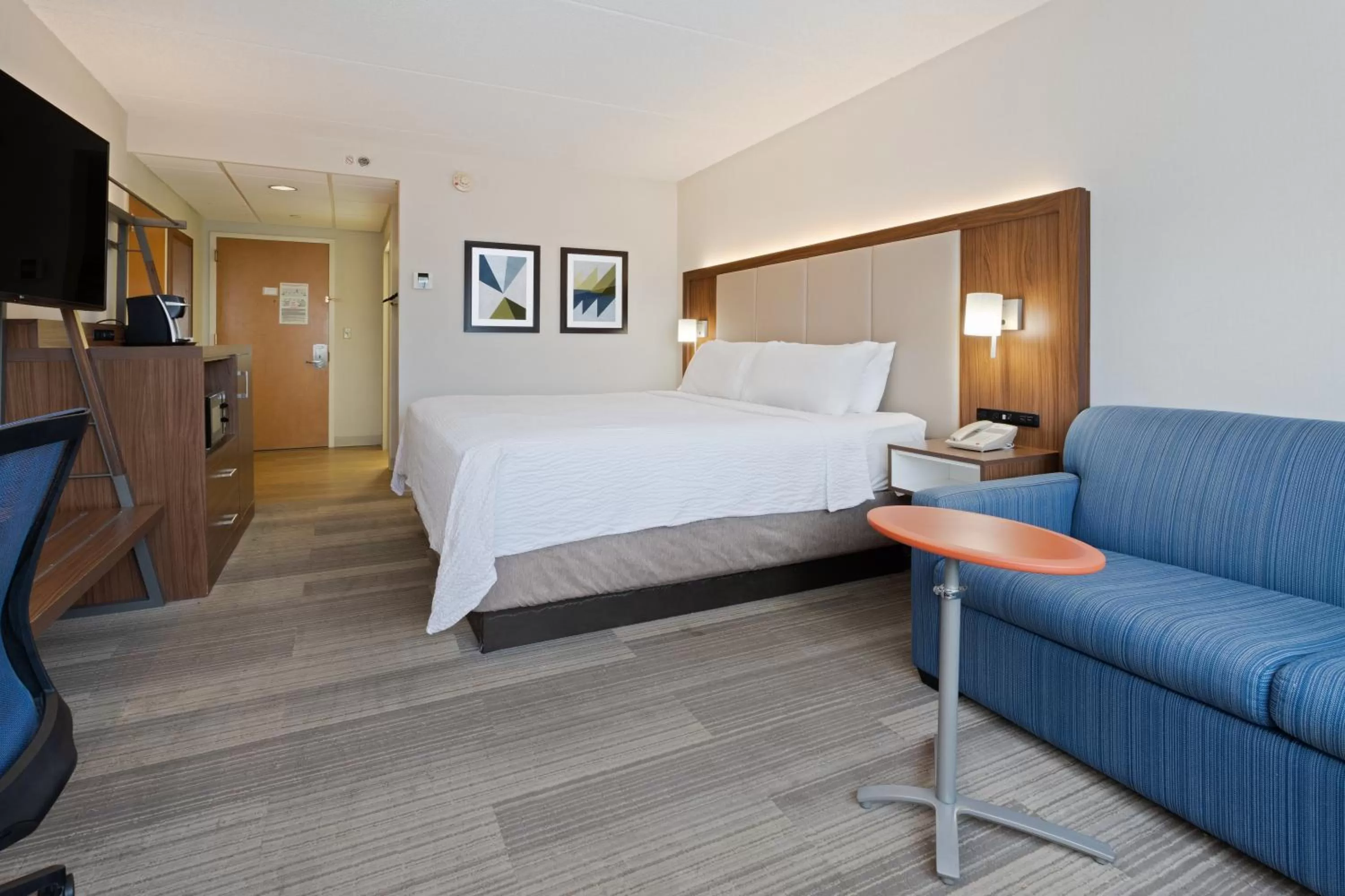 Bedroom, Bed in Holiday Inn Express Hauppauge-Long Island by IHG