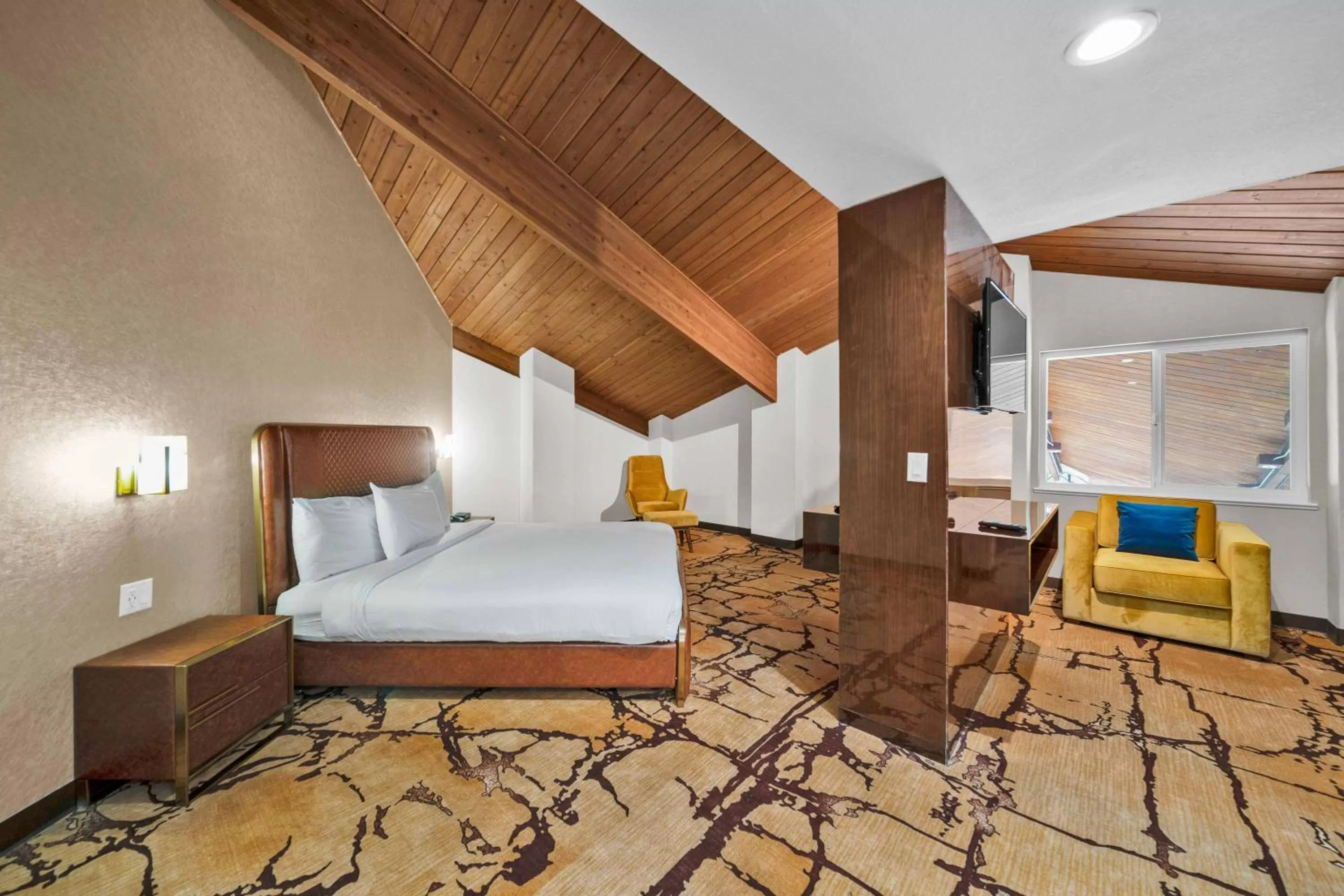 Bedroom, Bed in Baymont by Wyndham Anderson