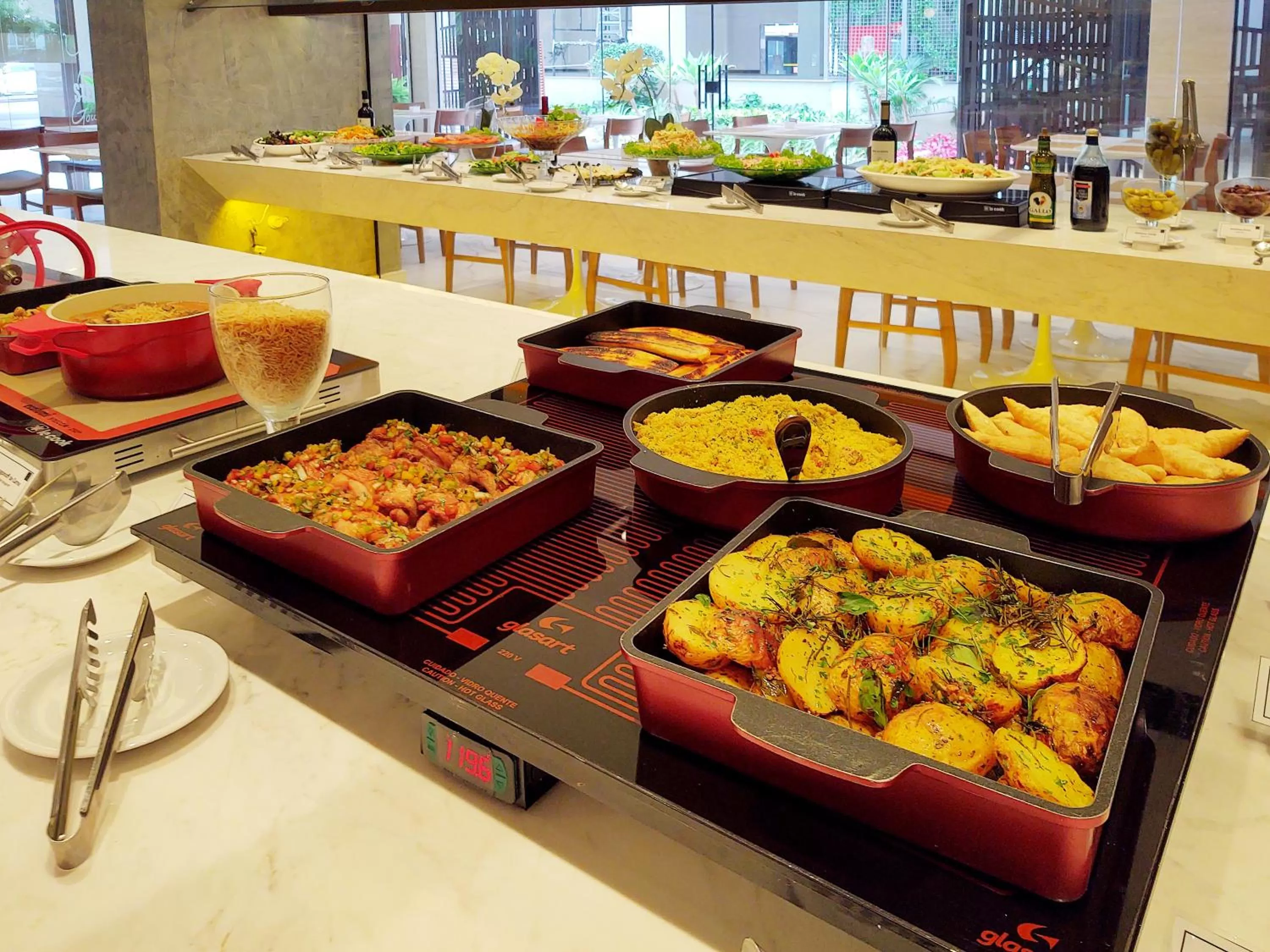 Restaurant/places to eat in Lets Idea Brasília Hotel