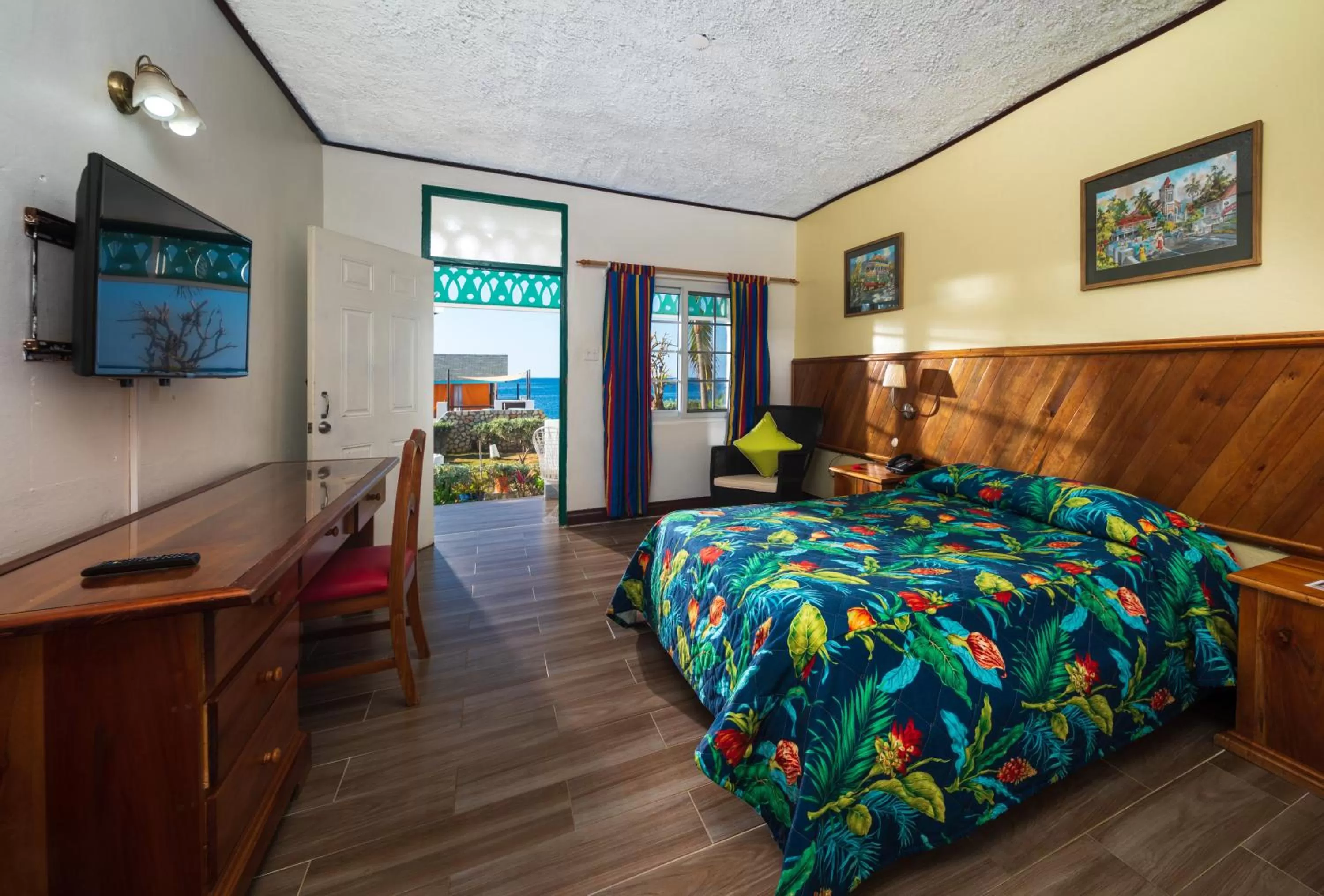 Photo of the whole room, Bed in Samsara Cliff Resort