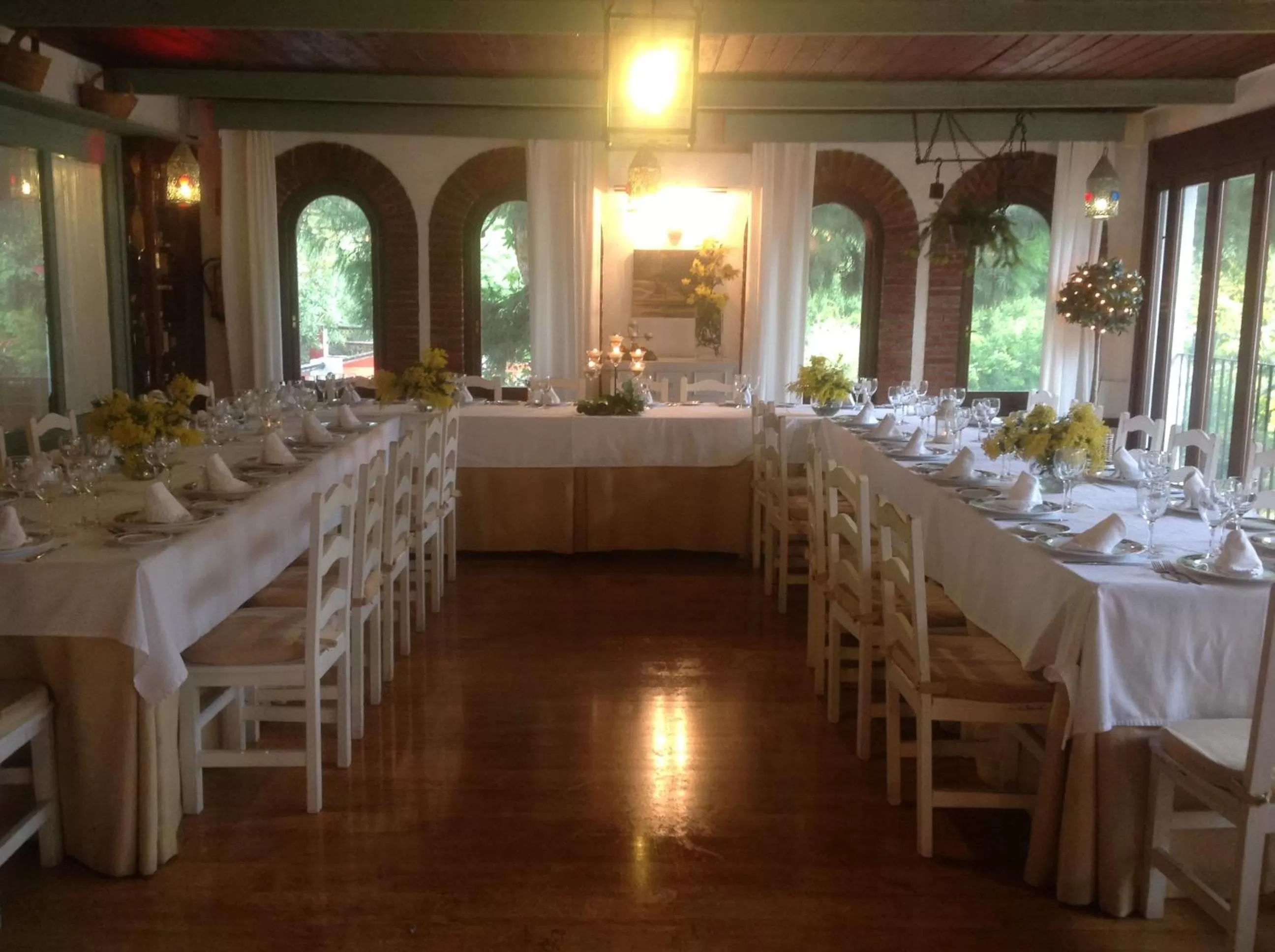 Restaurant/places to eat in Mesón de Sancho